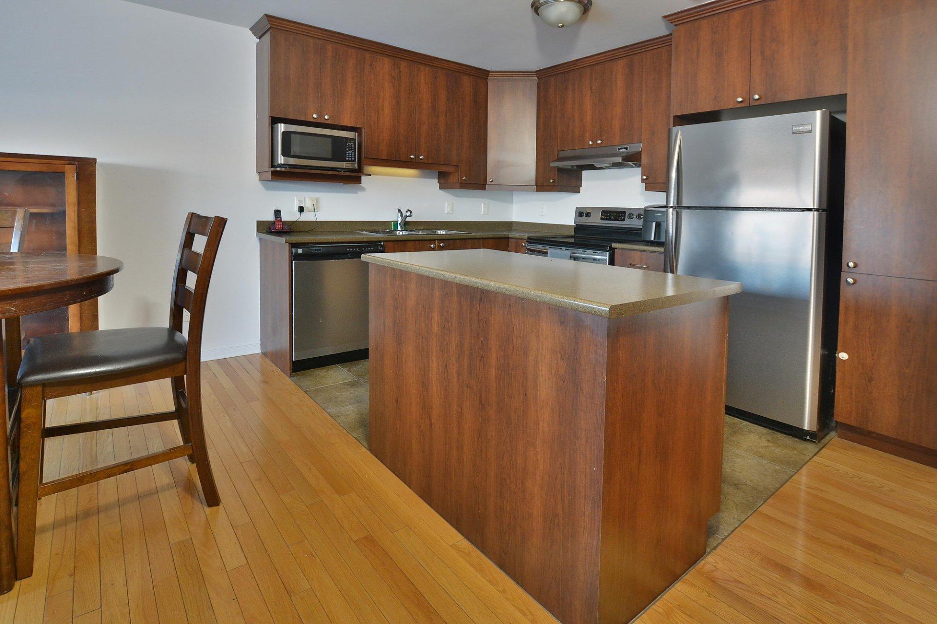 









150


Rue Bellini

,
Vaudreuil-Dorion,




QC
J7V0M7

