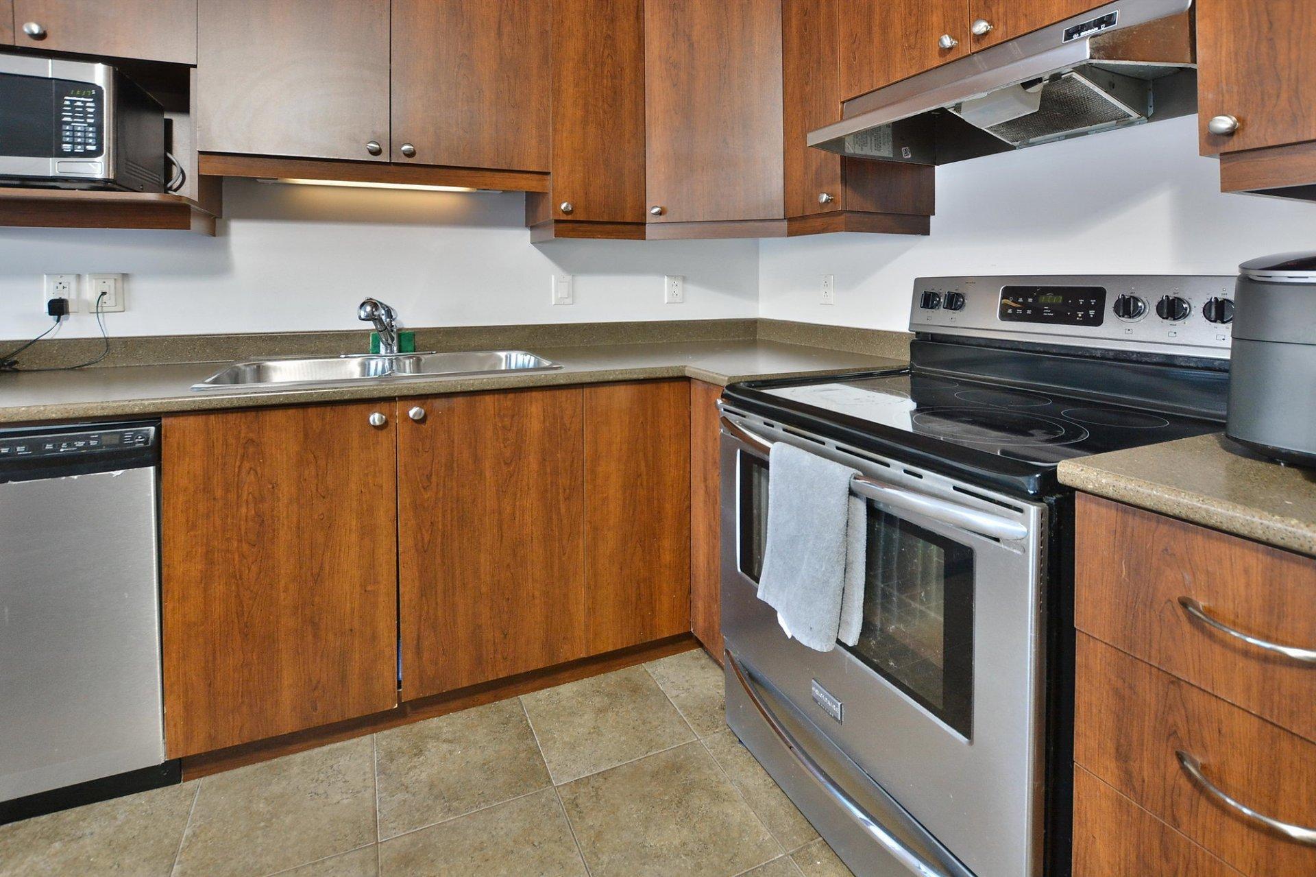 









150


Rue Bellini

,
Vaudreuil-Dorion,




QC
J7V0M7

