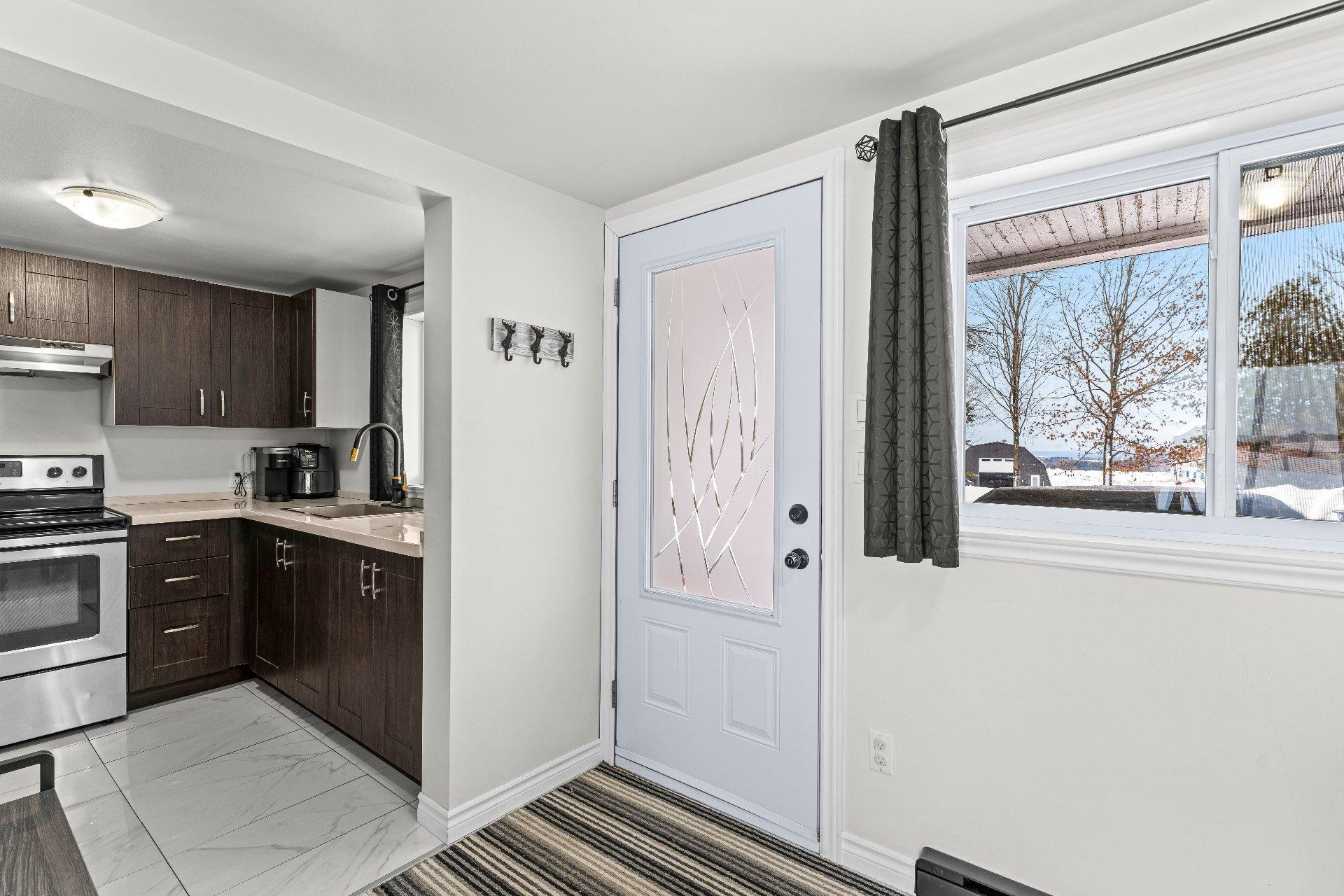 









199


6e Rang

,
Saint-François-Xavier-de-Brompton,




QC
J0B2V0

