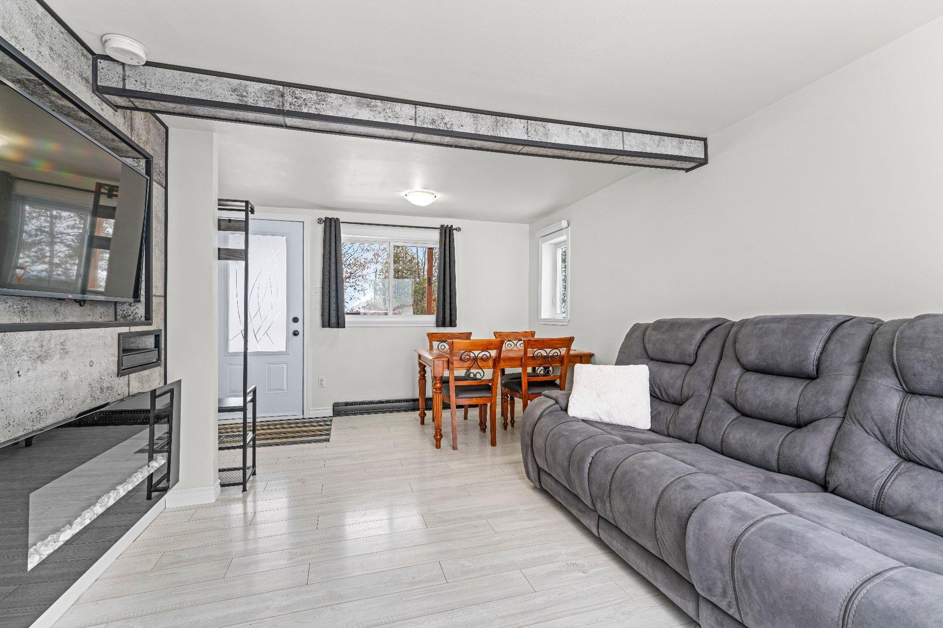 









199


6e Rang

,
Saint-François-Xavier-de-Brompton,




QC
J0B2V0

