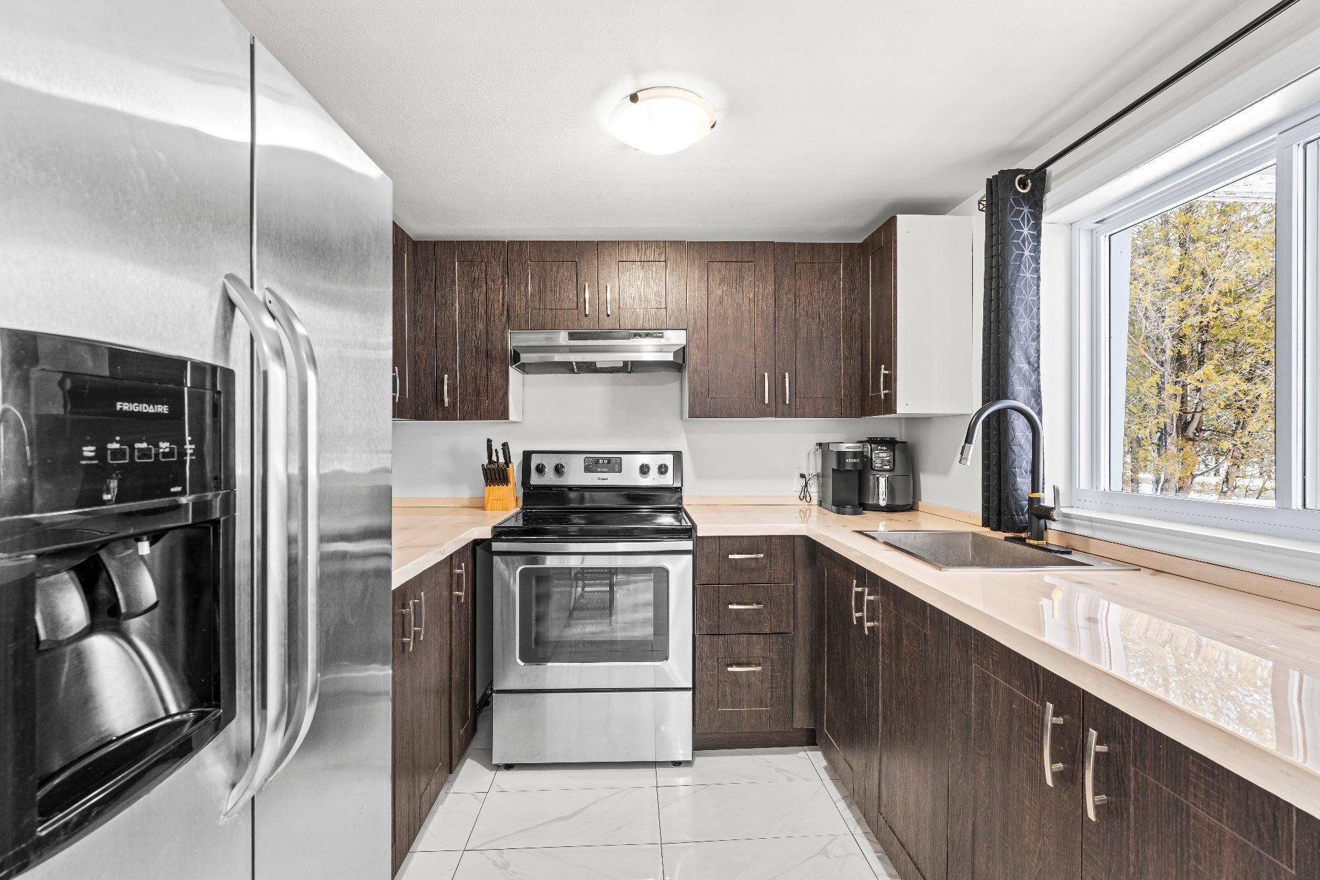 









199


6e Rang

,
Saint-François-Xavier-de-Brompton,




QC
J0B2V0

