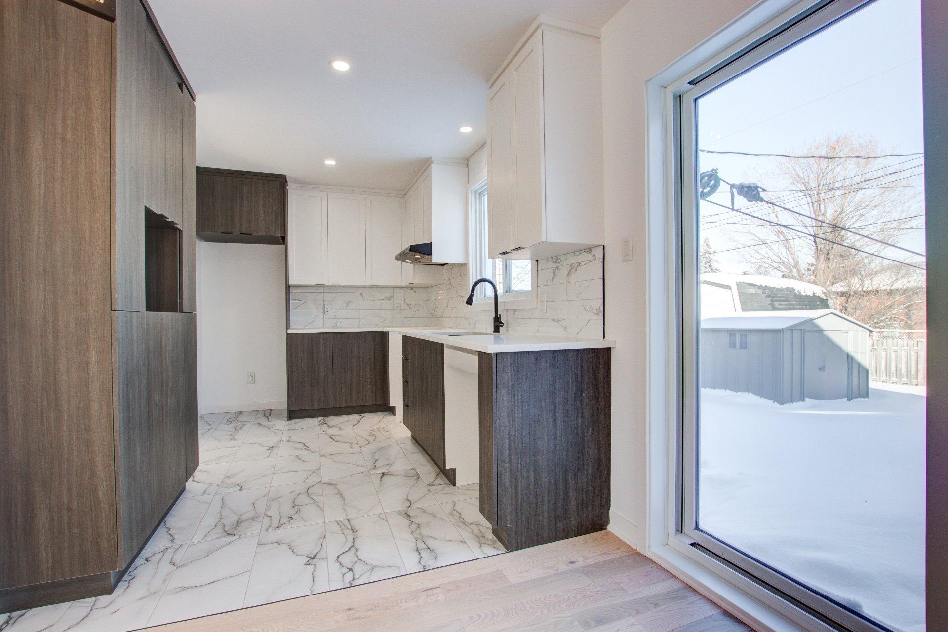 









2899


Rue de Lyon

,
Longueuil (Le Vieux-Longueuil),




QC
J4L3R3

