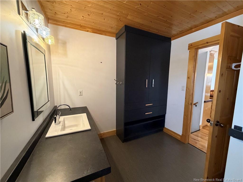 









2104


Cormier

,
Sainte-Louise,




NB
E8K 2X6

