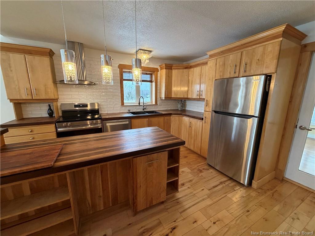 









2104


Cormier

,
Sainte-Louise,




NB
E8K 2X6

