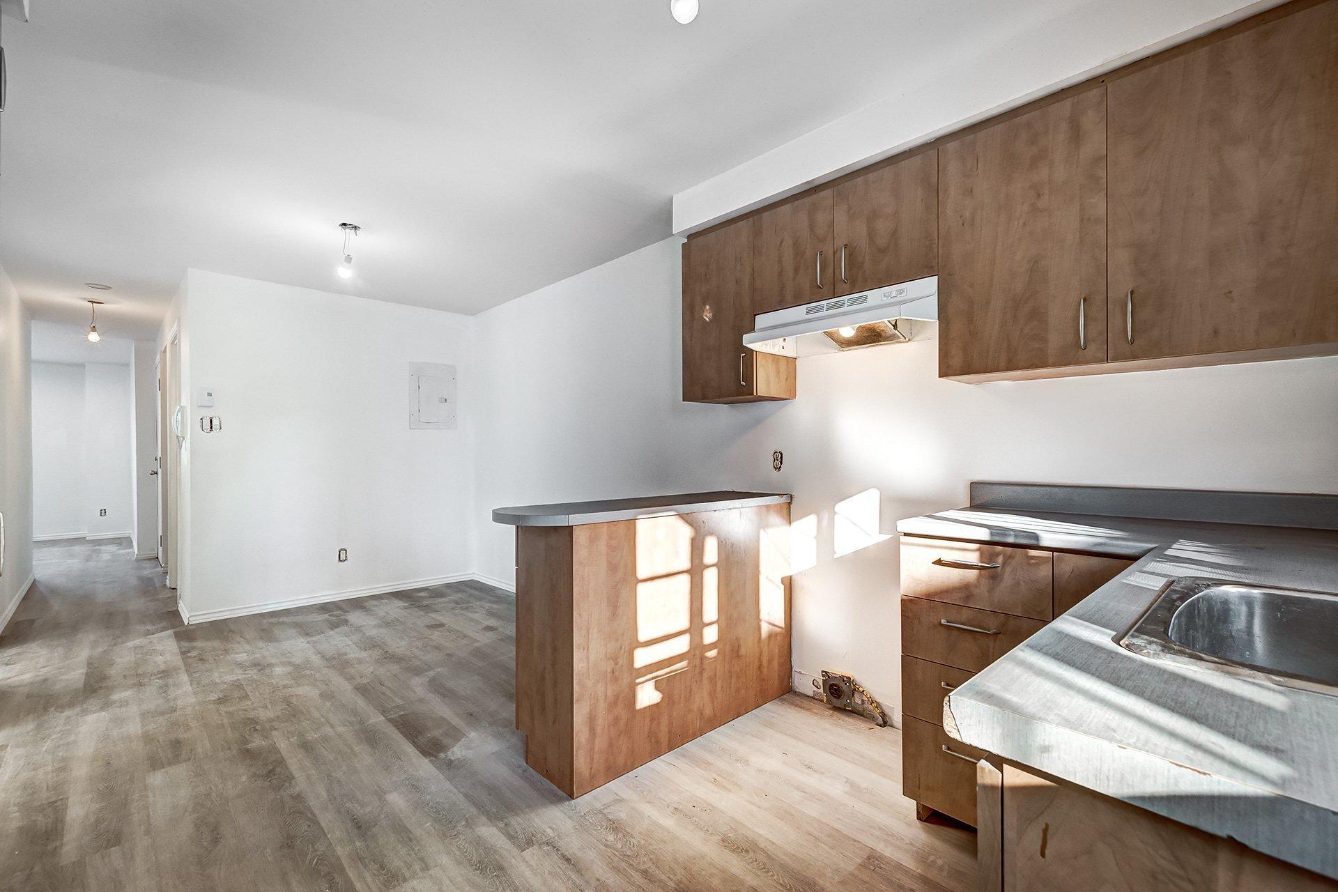 









6396


Rue Villeneuve

, 1,
Montréal (Montréal-Nord),




QC
H1G1M4

