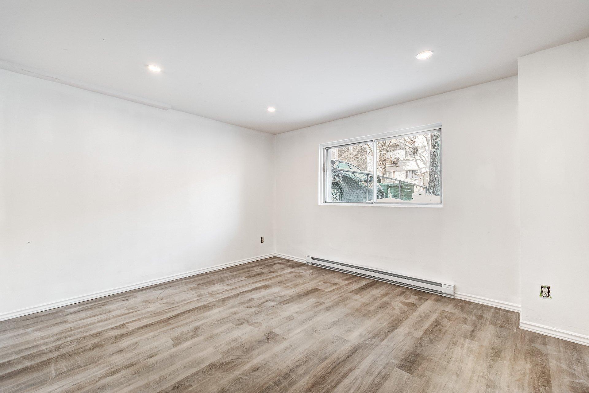









6396


Rue Villeneuve

, 1,
Montréal (Montréal-Nord),




QC
H1G1M4

