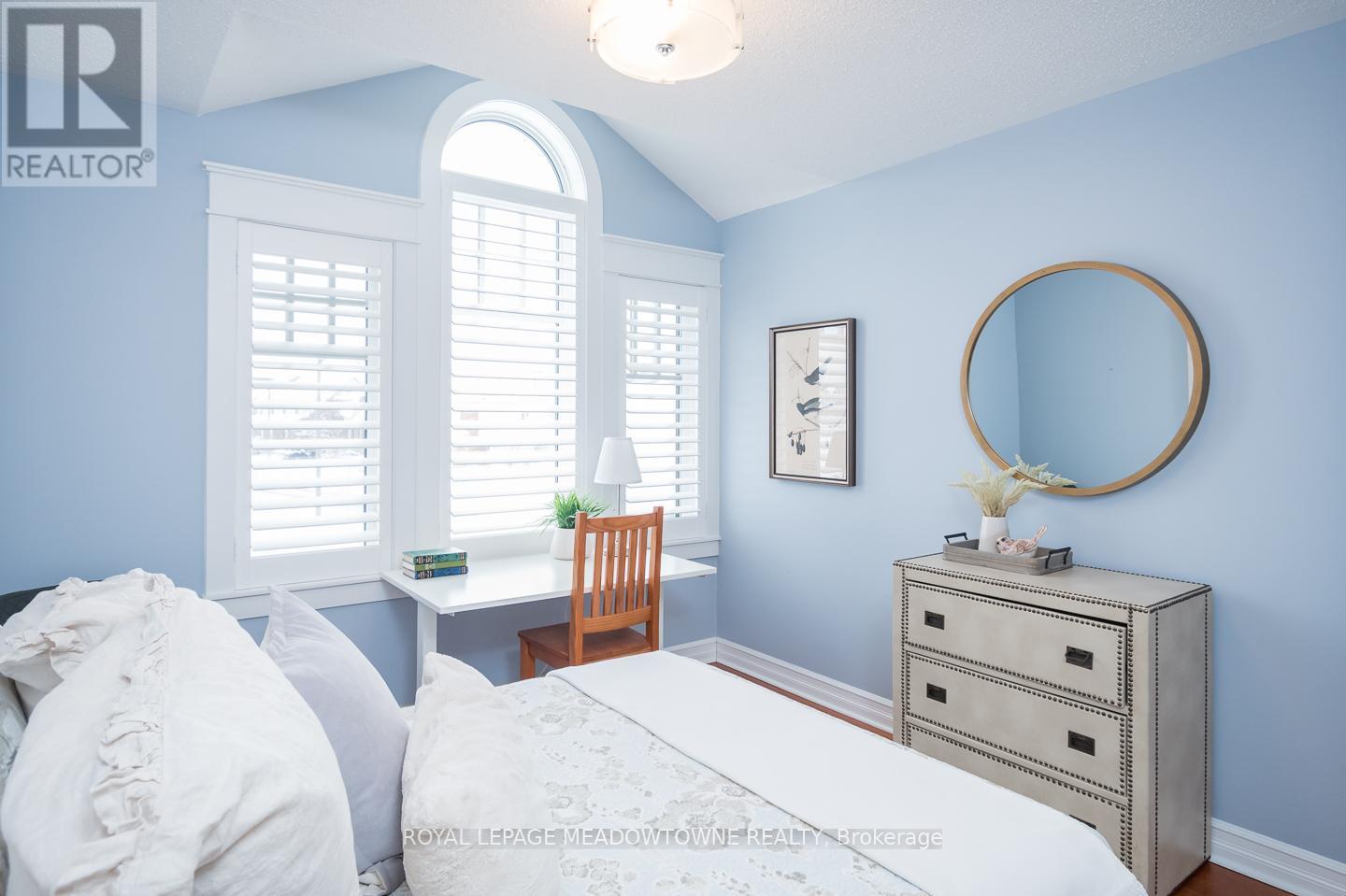 












1592 FRENCH GARDEN

,
Milton,




Ontario
L9T5M4

