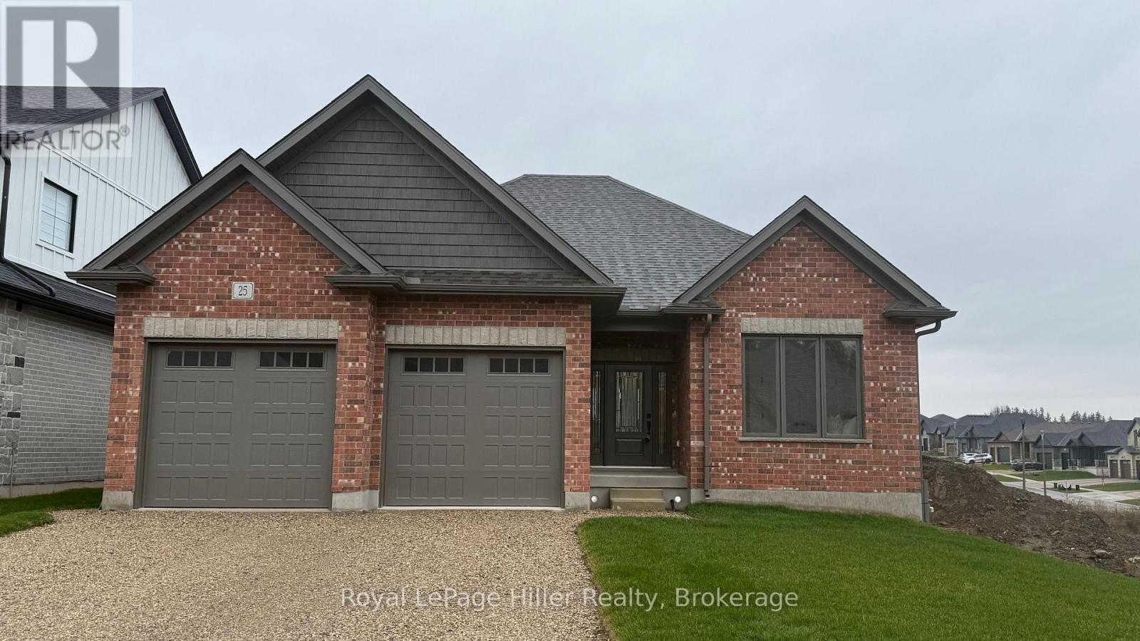 












25 AVERY PLACE

,
Perth East (Milverton),




Ontario
N0K1M0

