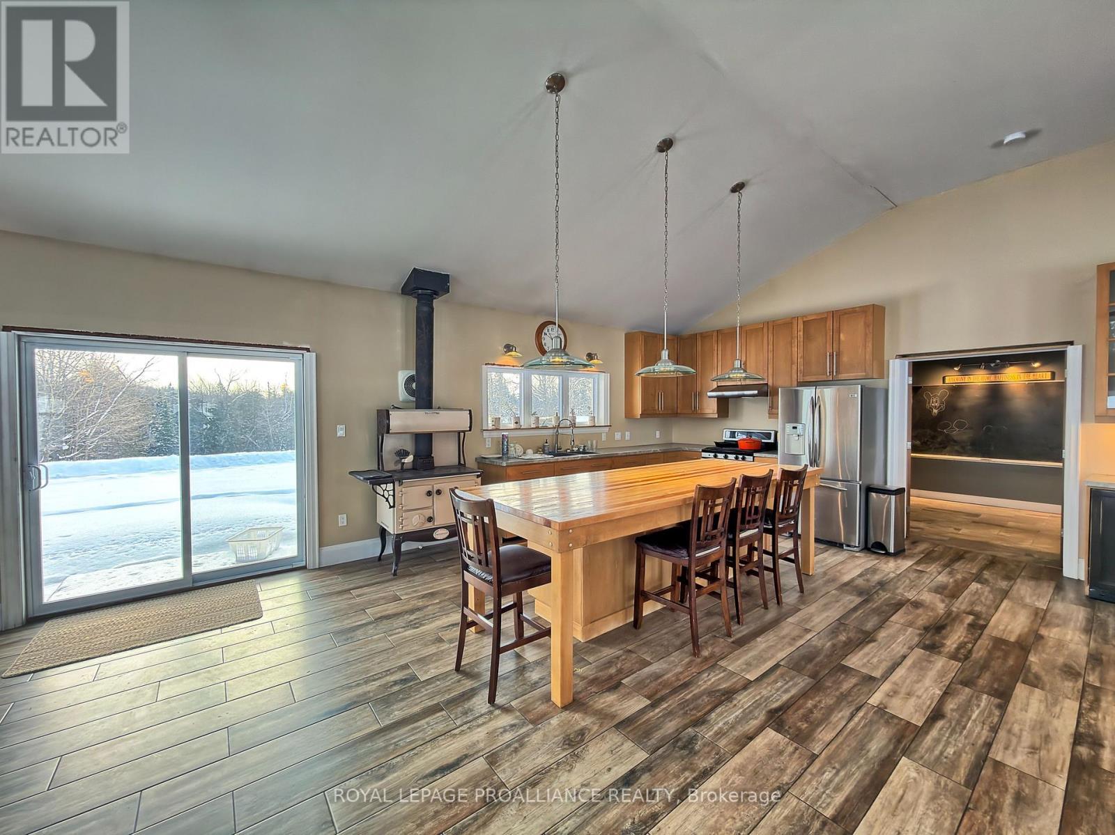 












1108 BEAVER CREEK ROAD

,
Marmora and Lake (Marmora Ward),




Ontario
K0K2M0

