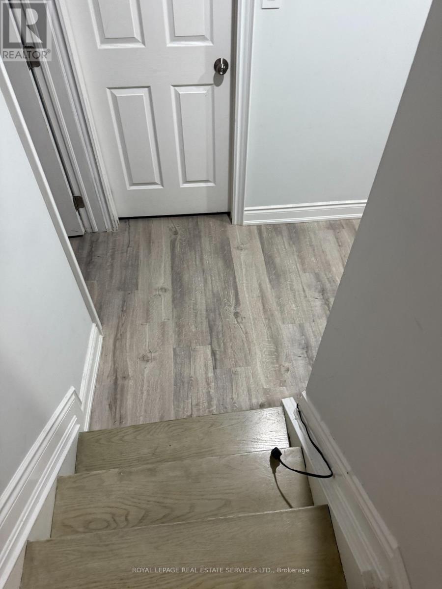 












BSMT - 858 KHAN CRESCENT

,
Mississauga,




Ontario
L5V2R4

