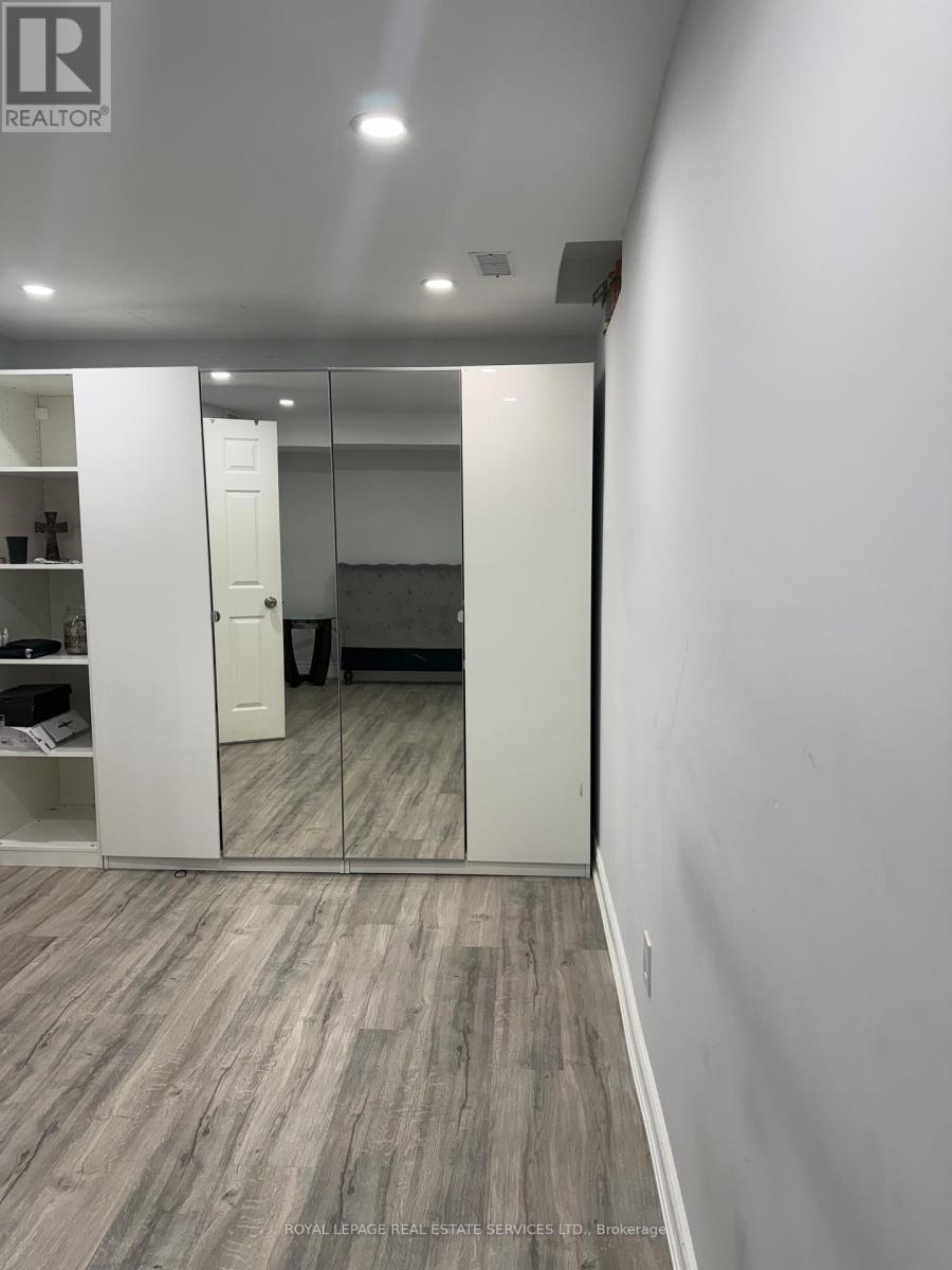 












BSMT - 858 KHAN CRESCENT

,
Mississauga,




Ontario
L5V2R4

