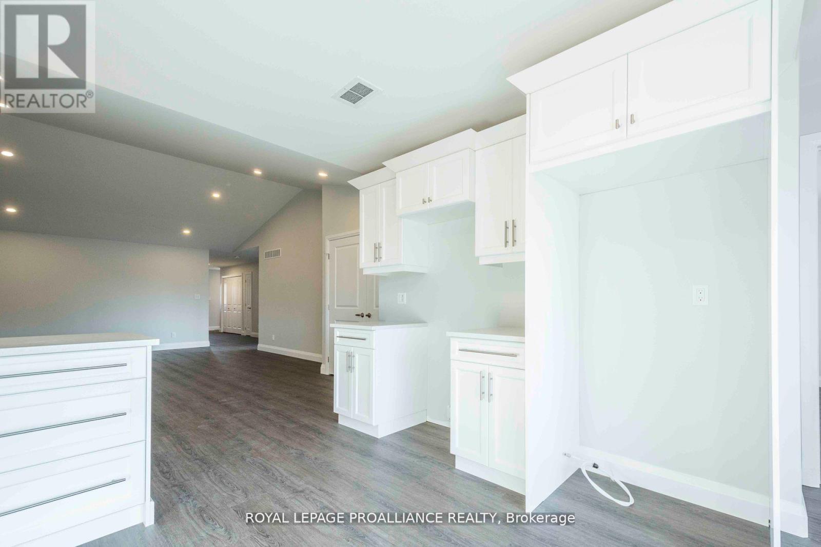 












52 MACKENZIE JOHN CRESCENT

,
Brighton,




Ontario
K0K1H0

