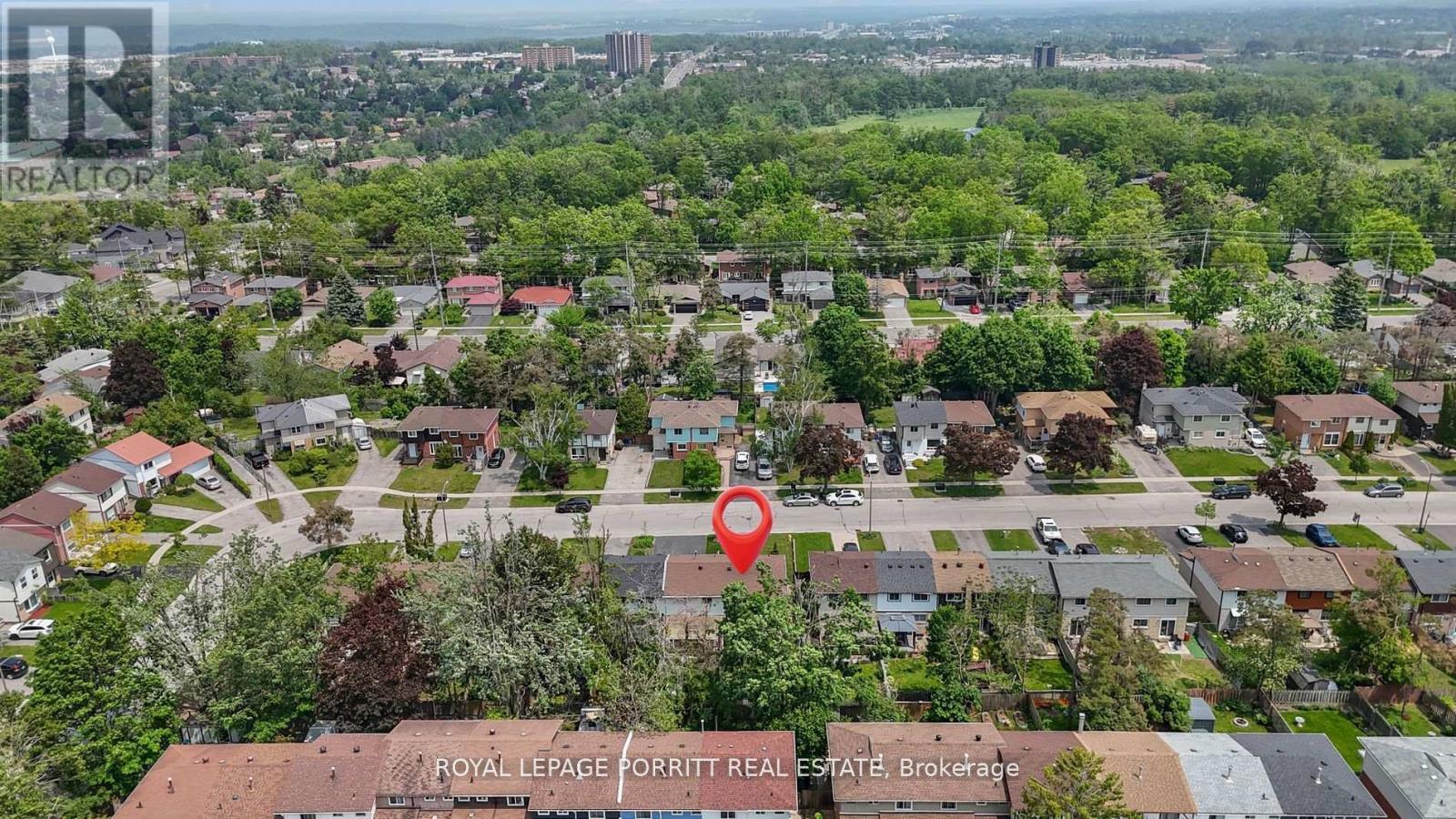 












32 CHAUCER CRESCENT

,
Barrie,




Ontario
L4N4T7

