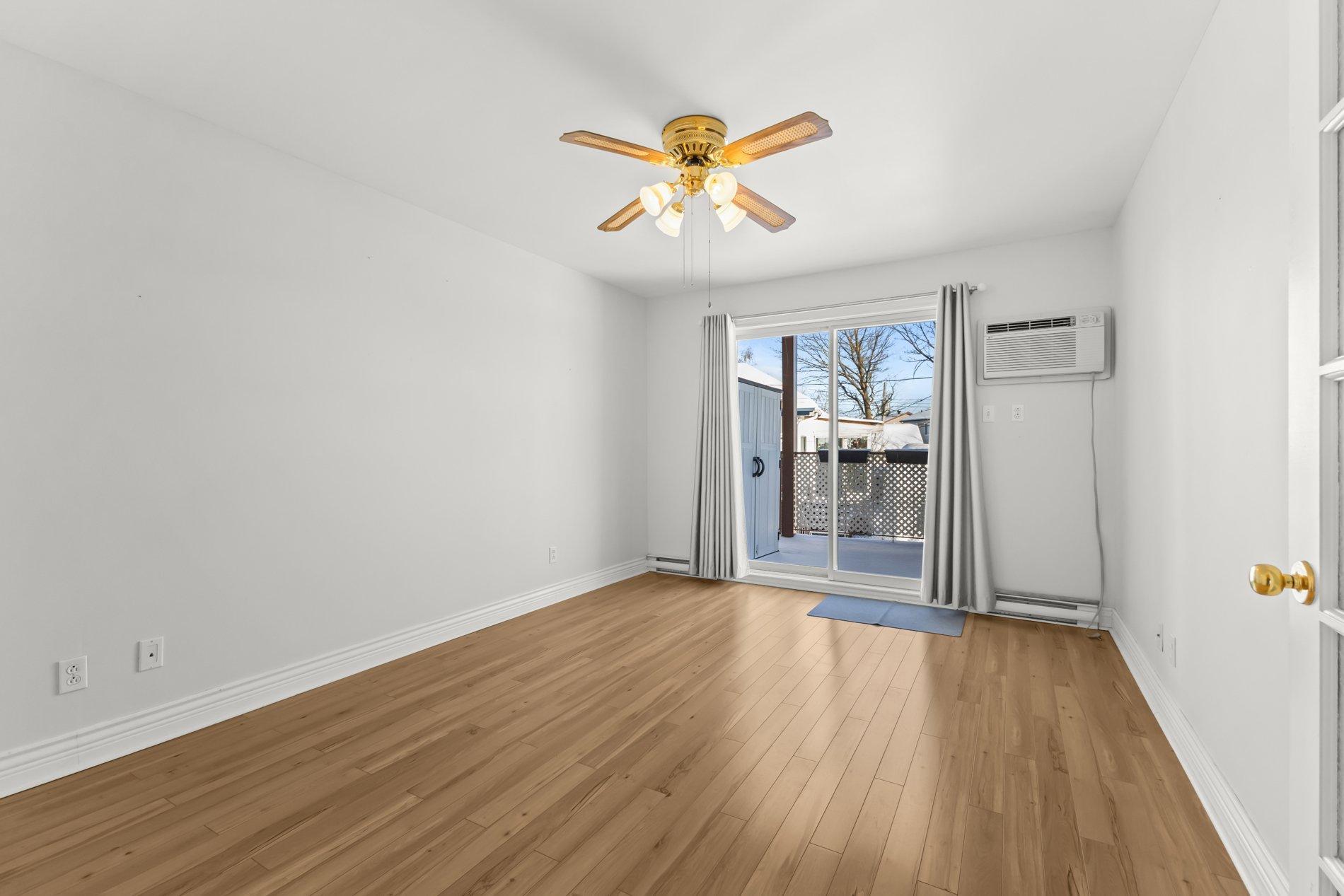 









5359


Rue du Bocage

, 102,
Terrebonne (La Plaine),




QC
J7M2B4

