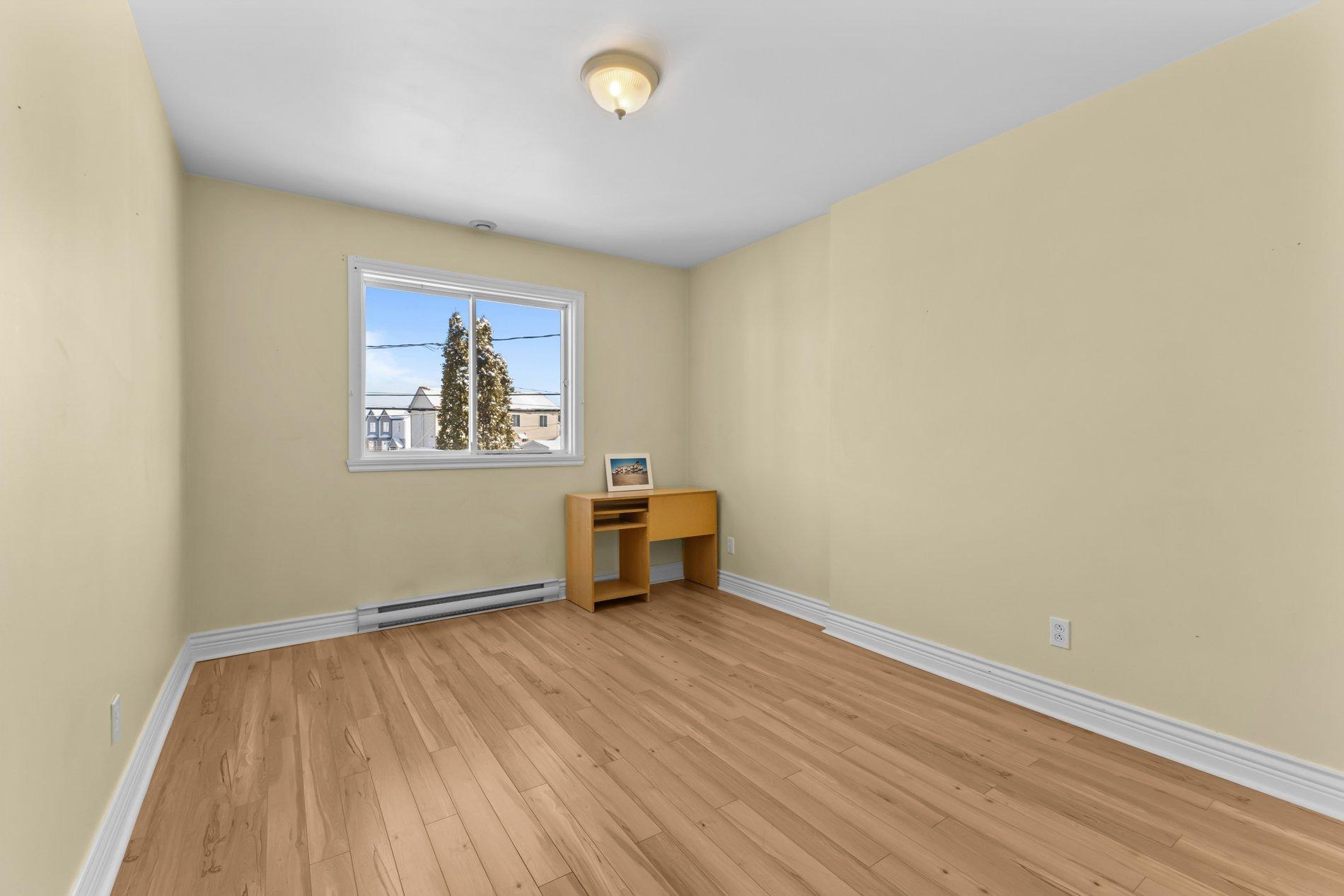 









5359


Rue du Bocage

, 102,
Terrebonne (La Plaine),




QC
J7M2B4

