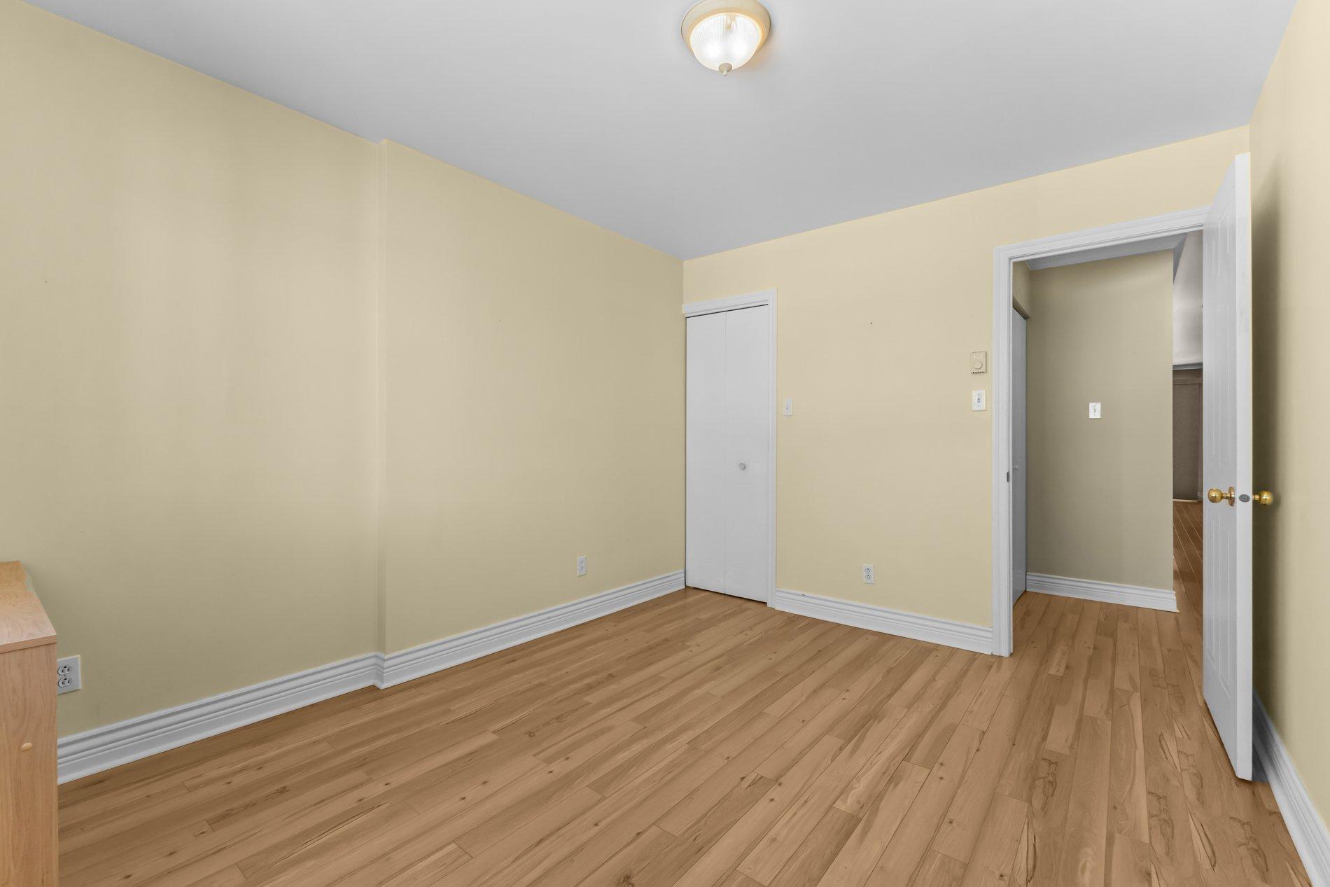 









5359


Rue du Bocage

, 102,
Terrebonne (La Plaine),




QC
J7M2B4

