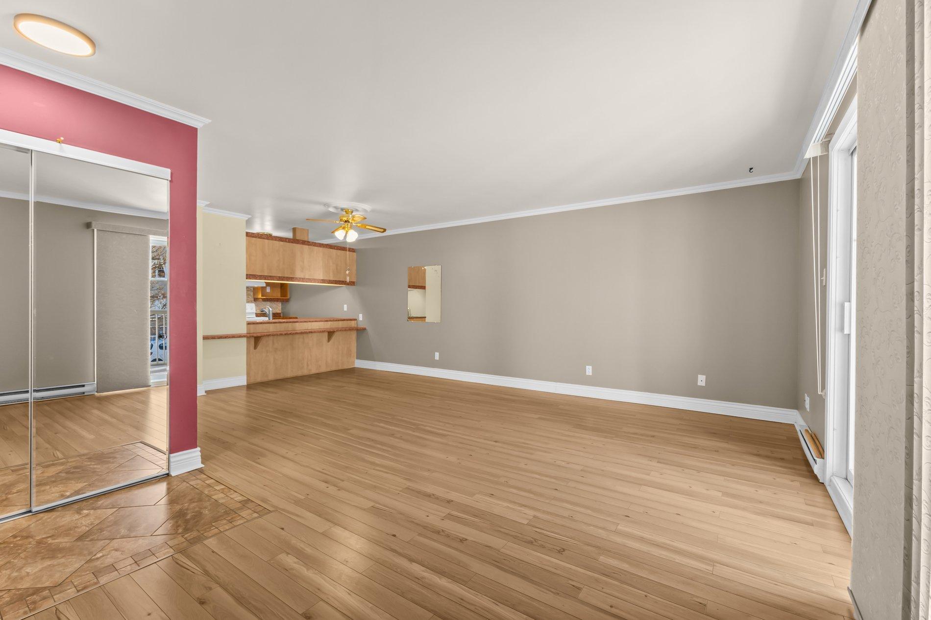 









5359


Rue du Bocage

, 102,
Terrebonne (La Plaine),




QC
J7M2B4

