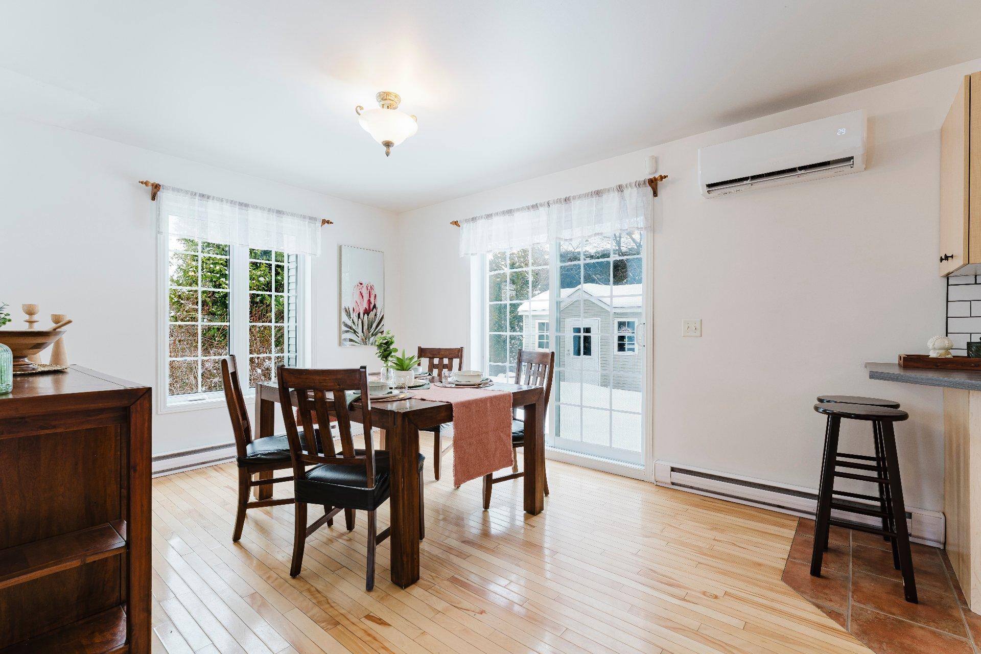 









1015


Rue Beausoleil

,
Sherbrooke (Brompton/Rock Forest/Saint-Élie/Deauville),




QC
J1N4G6

