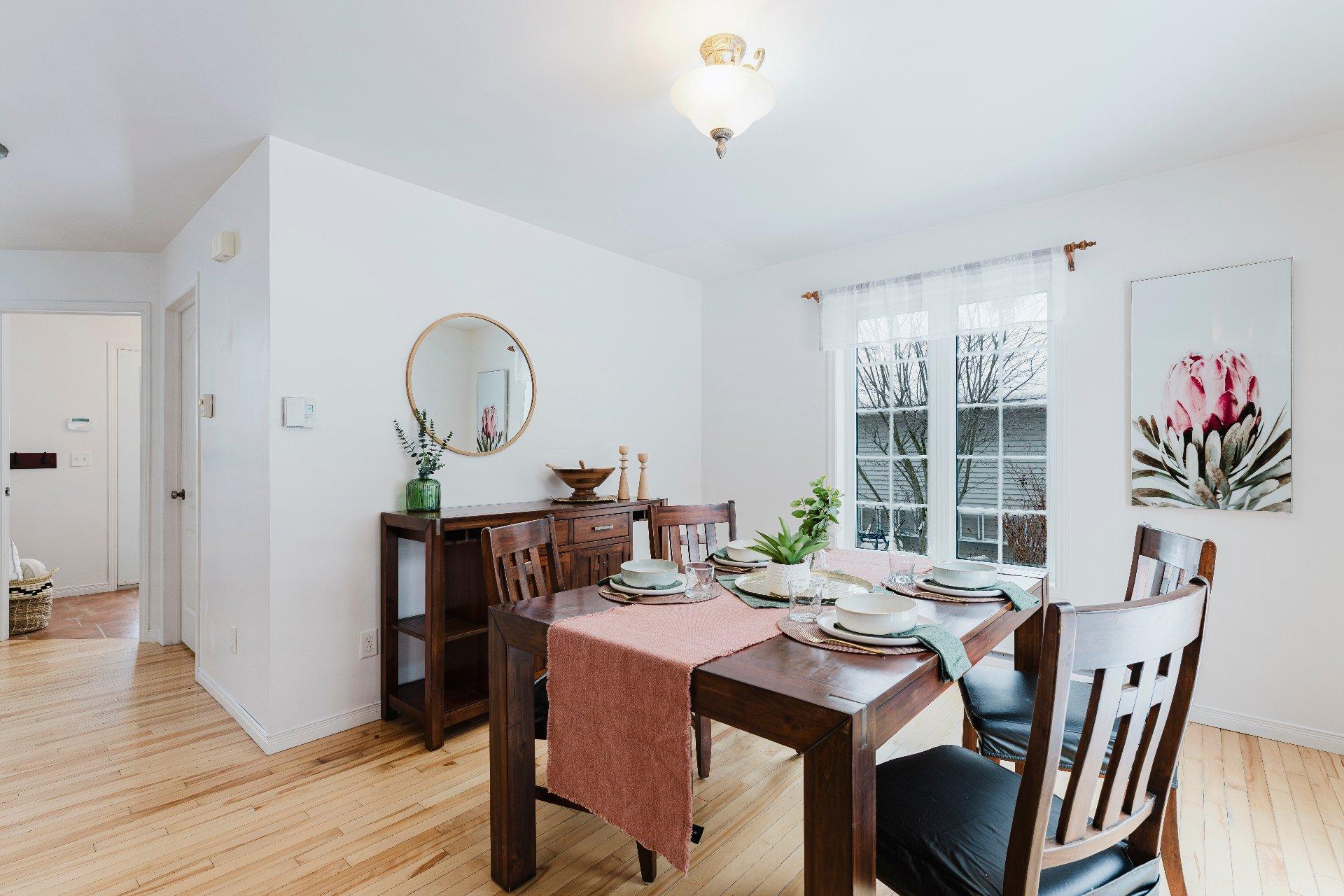 









1015


Rue Beausoleil

,
Sherbrooke (Brompton/Rock Forest/Saint-Élie/Deauville),




QC
J1N4G6

