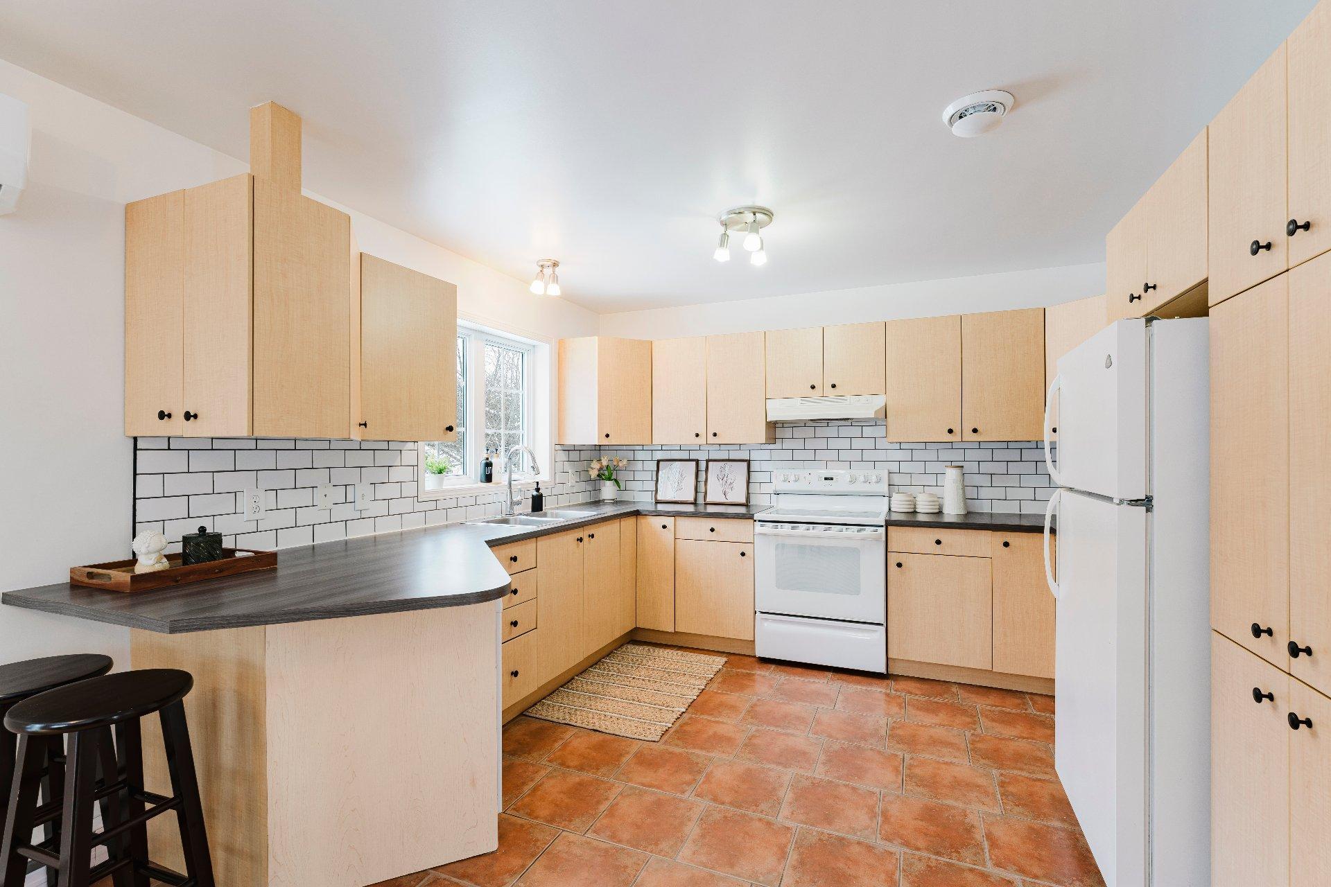 









1015


Rue Beausoleil

,
Sherbrooke (Brompton/Rock Forest/Saint-Élie/Deauville),




QC
J1N4G6

