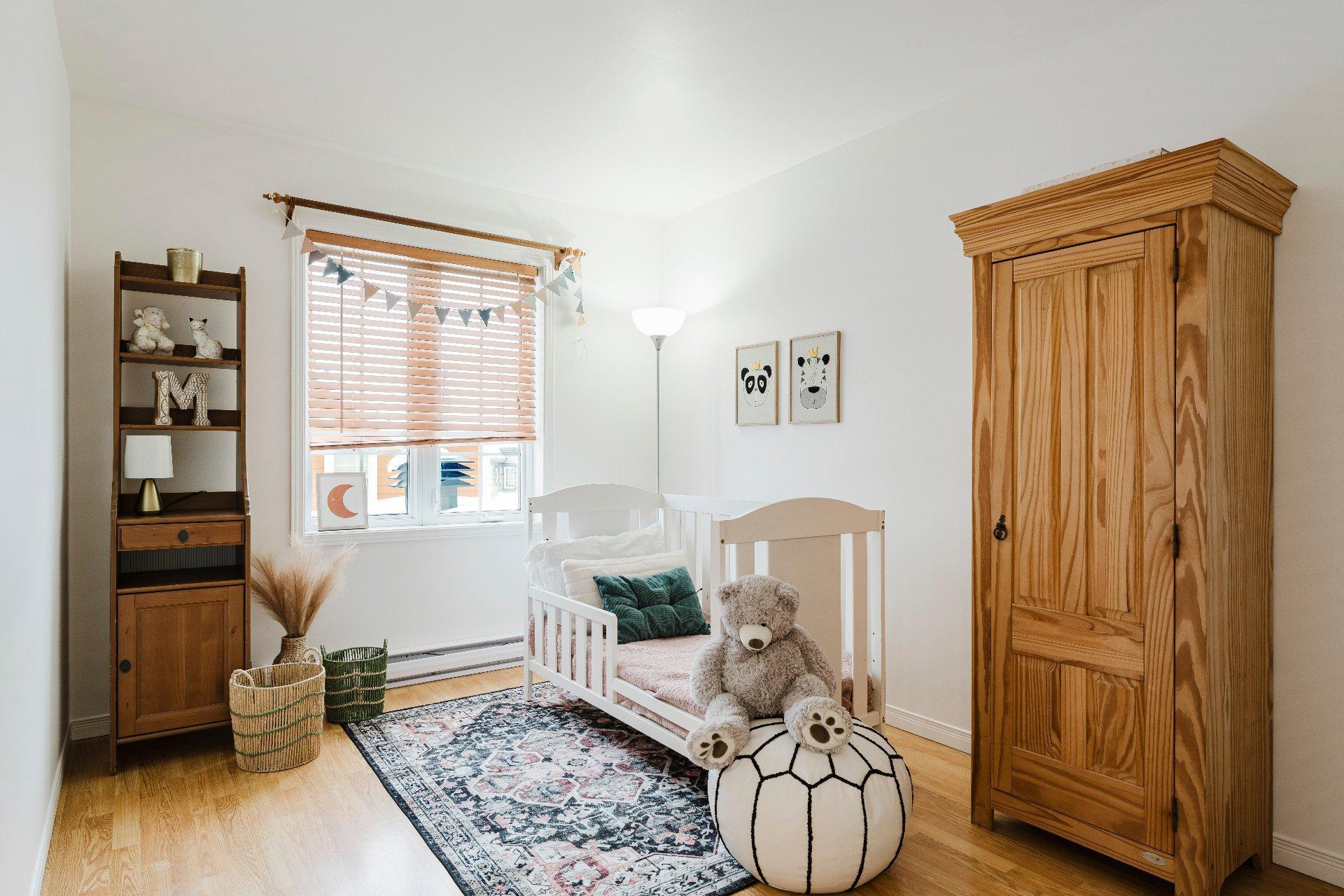 









1015


Rue Beausoleil

,
Sherbrooke (Brompton/Rock Forest/Saint-Élie/Deauville),




QC
J1N4G6

