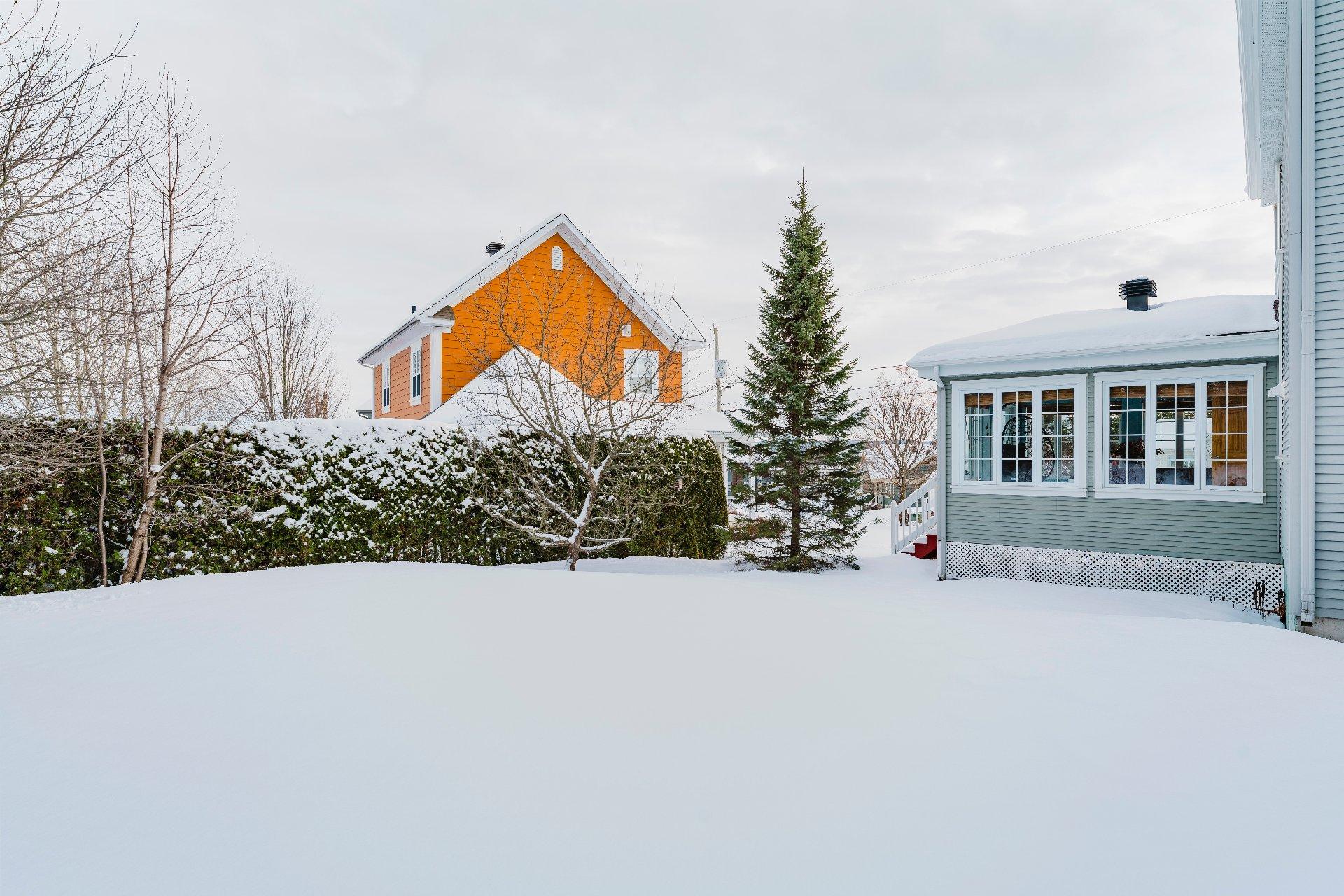 









1015


Rue Beausoleil

,
Sherbrooke (Brompton/Rock Forest/Saint-Élie/Deauville),




QC
J1N4G6

