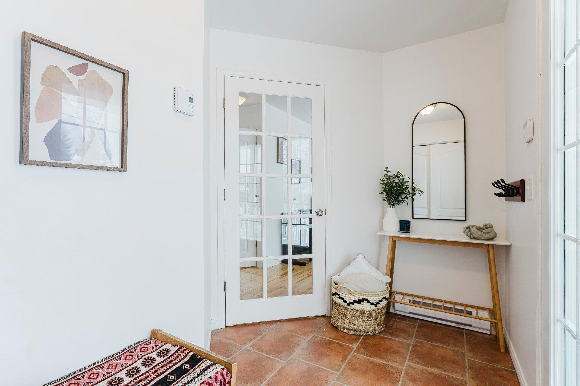 









1015


Rue Beausoleil

,
Sherbrooke (Brompton/Rock Forest/Saint-Élie/Deauville),




QC
J1N4G6

