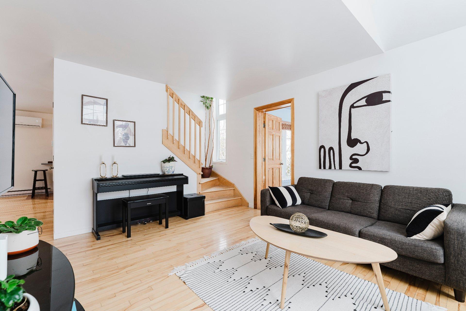 









1015


Rue Beausoleil

,
Sherbrooke (Brompton/Rock Forest/Saint-Élie/Deauville),




QC
J1N4G6

