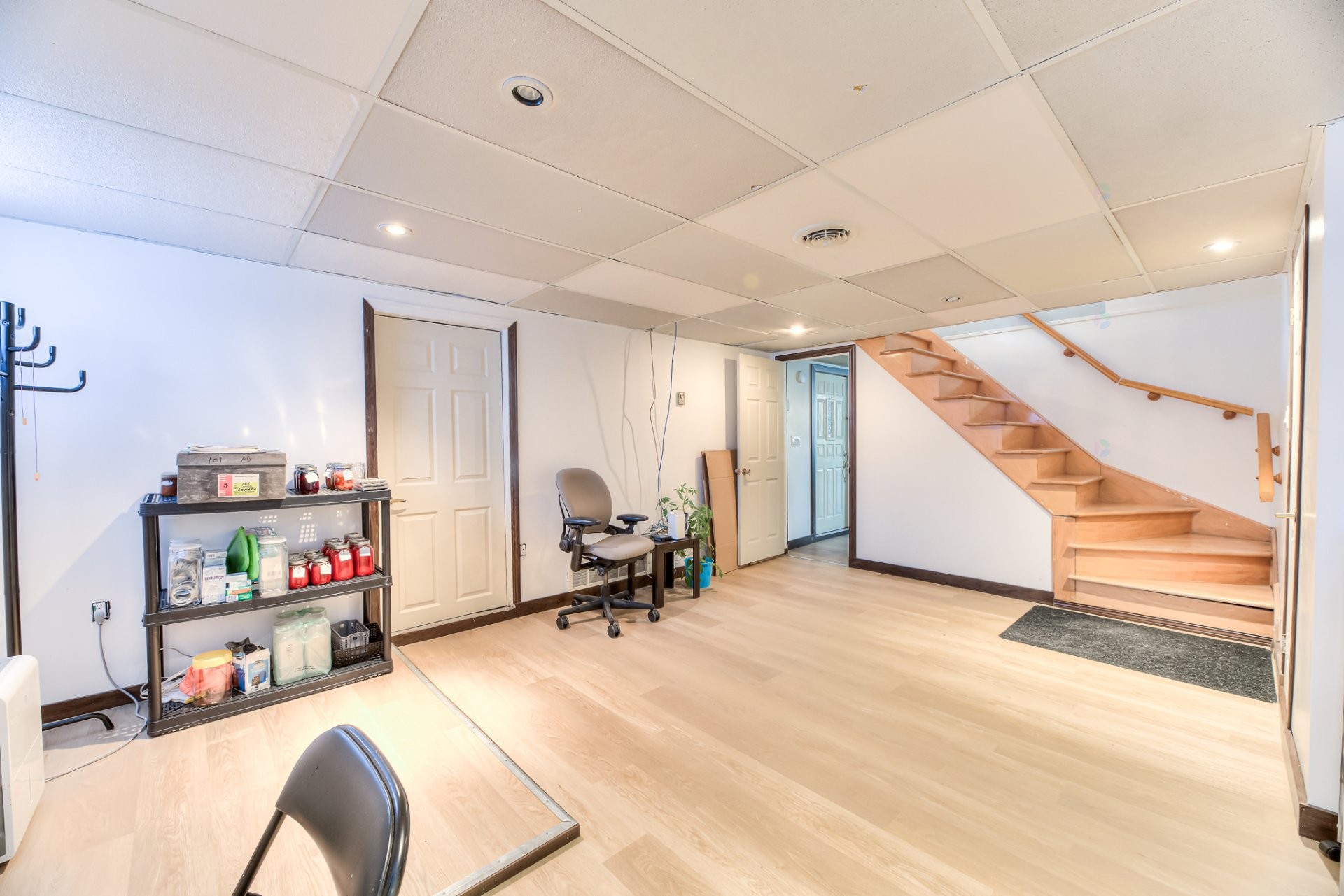 









3824


Rue Nicole

,
Laval (Fabreville),




QC
H7P1L1

