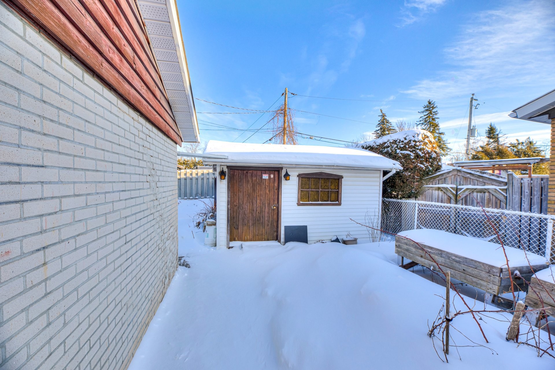 









3824


Rue Nicole

,
Laval (Fabreville),




QC
H7P1L1

