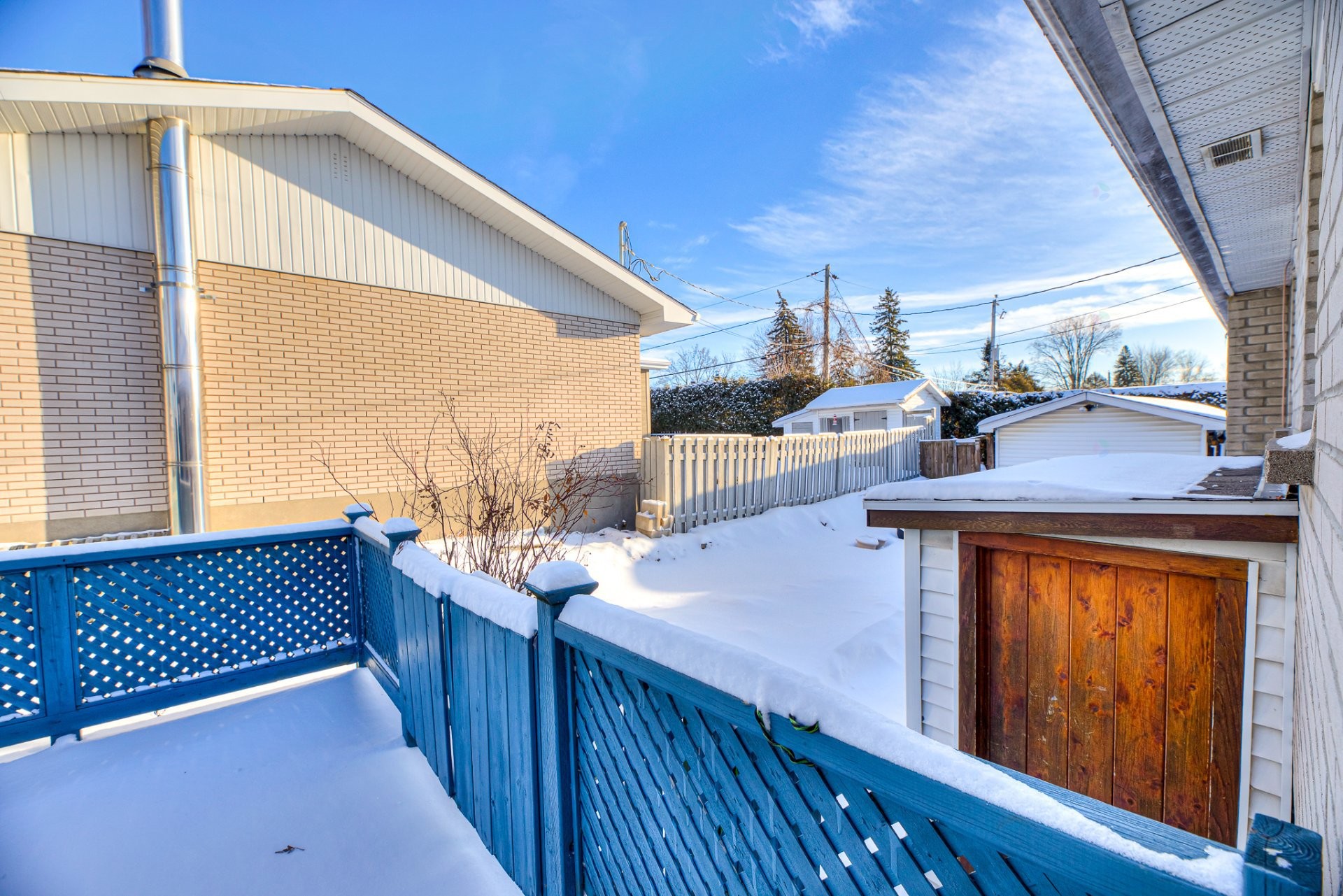 









3824


Rue Nicole

,
Laval (Fabreville),




QC
H7P1L1

