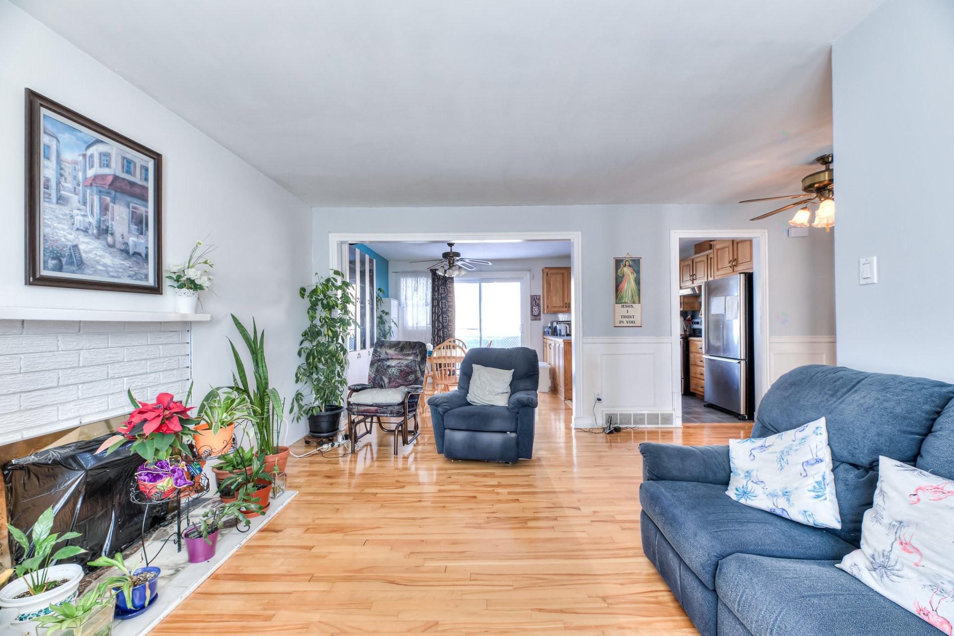 









3824


Rue Nicole

,
Laval (Fabreville),




QC
H7P1L1

