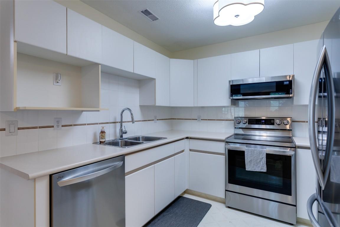 









2350


Stillingfleet

Road, 213,
Kelowna,




BC
V1W 3C2

