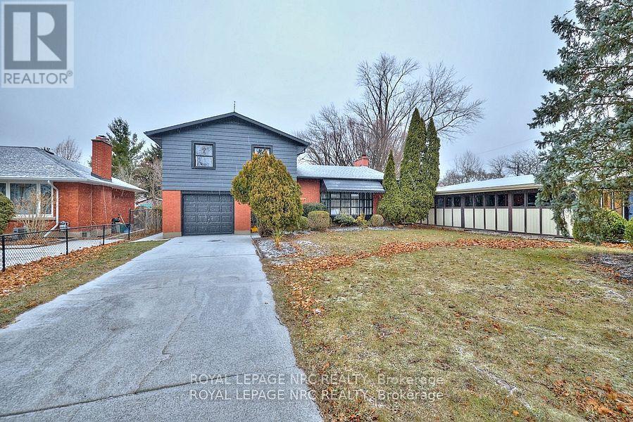 












13 BYRNE BOULEVARD

,
St. Catharines (Glendale/Glenridge),




Ontario
L2T2H8

