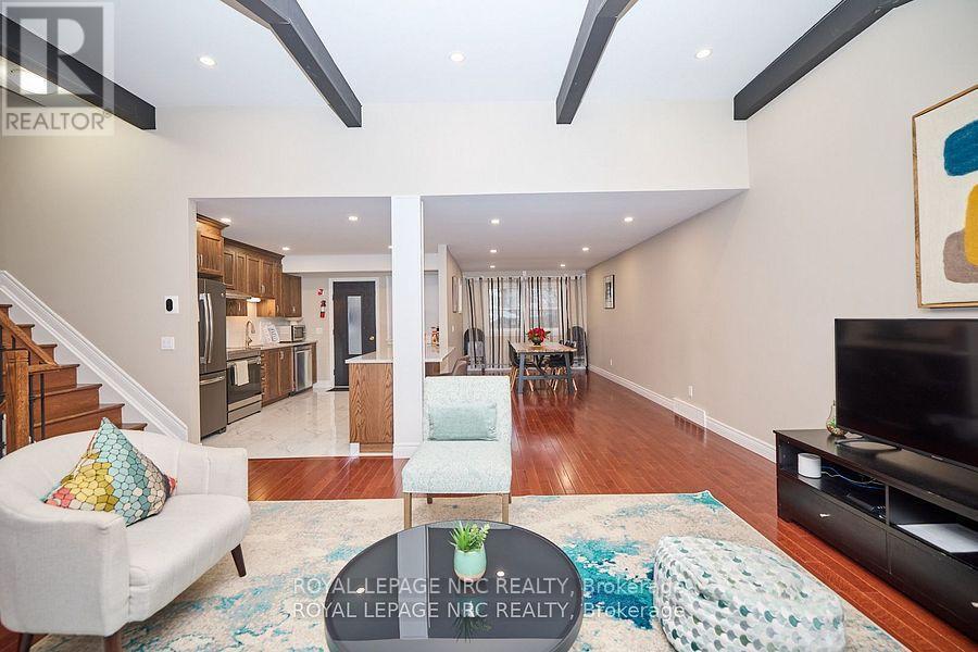 












13 BYRNE BOULEVARD

,
St. Catharines (Glendale/Glenridge),




Ontario
L2T2H8

