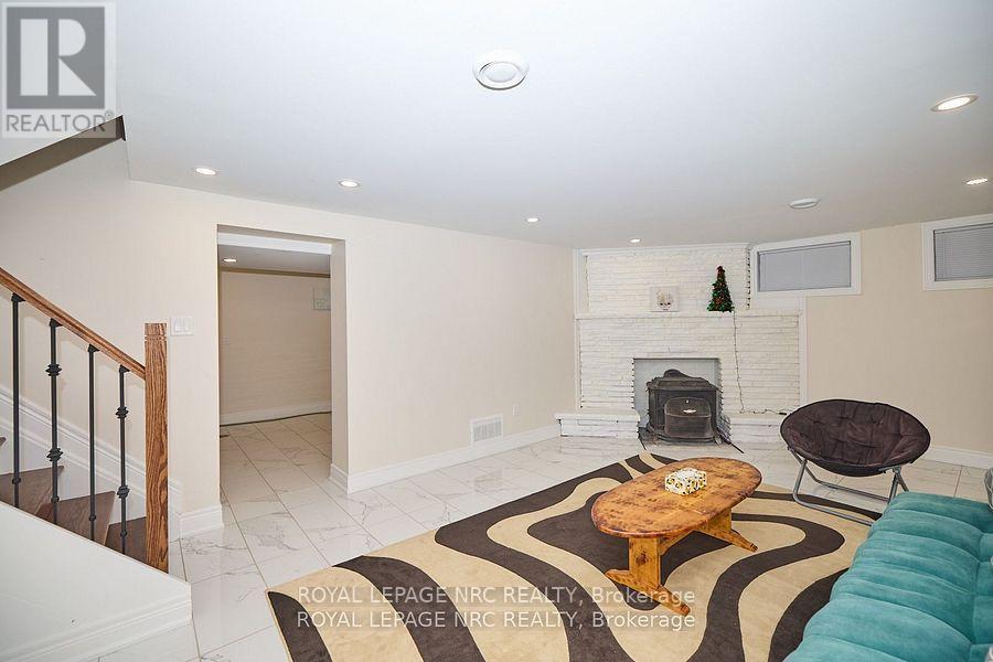 












13 BYRNE BOULEVARD

,
St. Catharines (Glendale/Glenridge),




Ontario
L2T2H8

