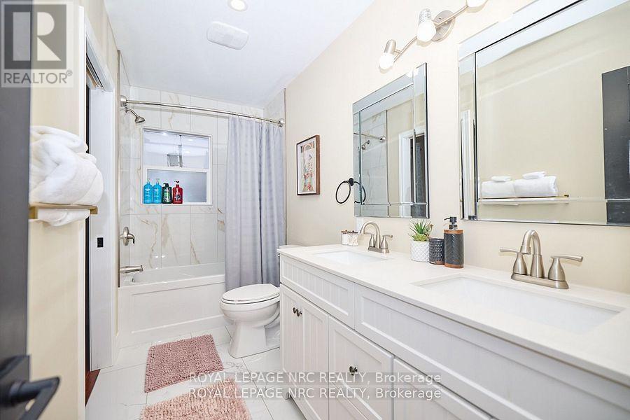 












13 BYRNE BOULEVARD

,
St. Catharines (Glendale/Glenridge),




Ontario
L2T2H8

