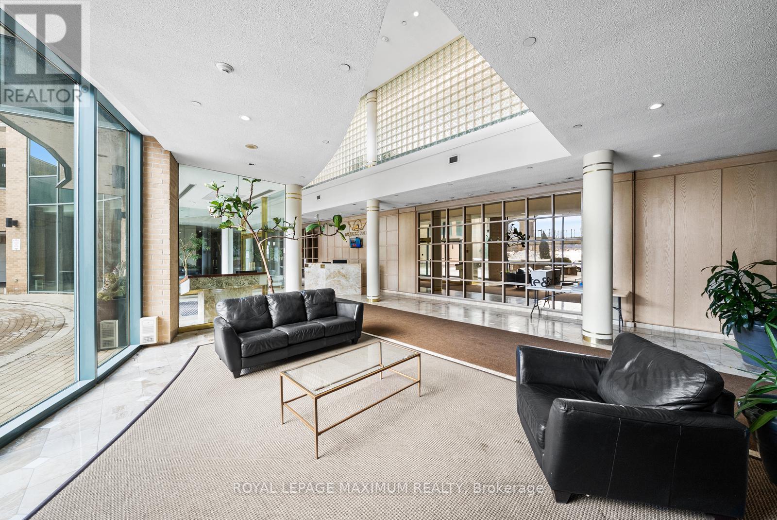 












601 - 150 DUNLOP STREET E

,
Barrie,




Ontario
L4M6H1

