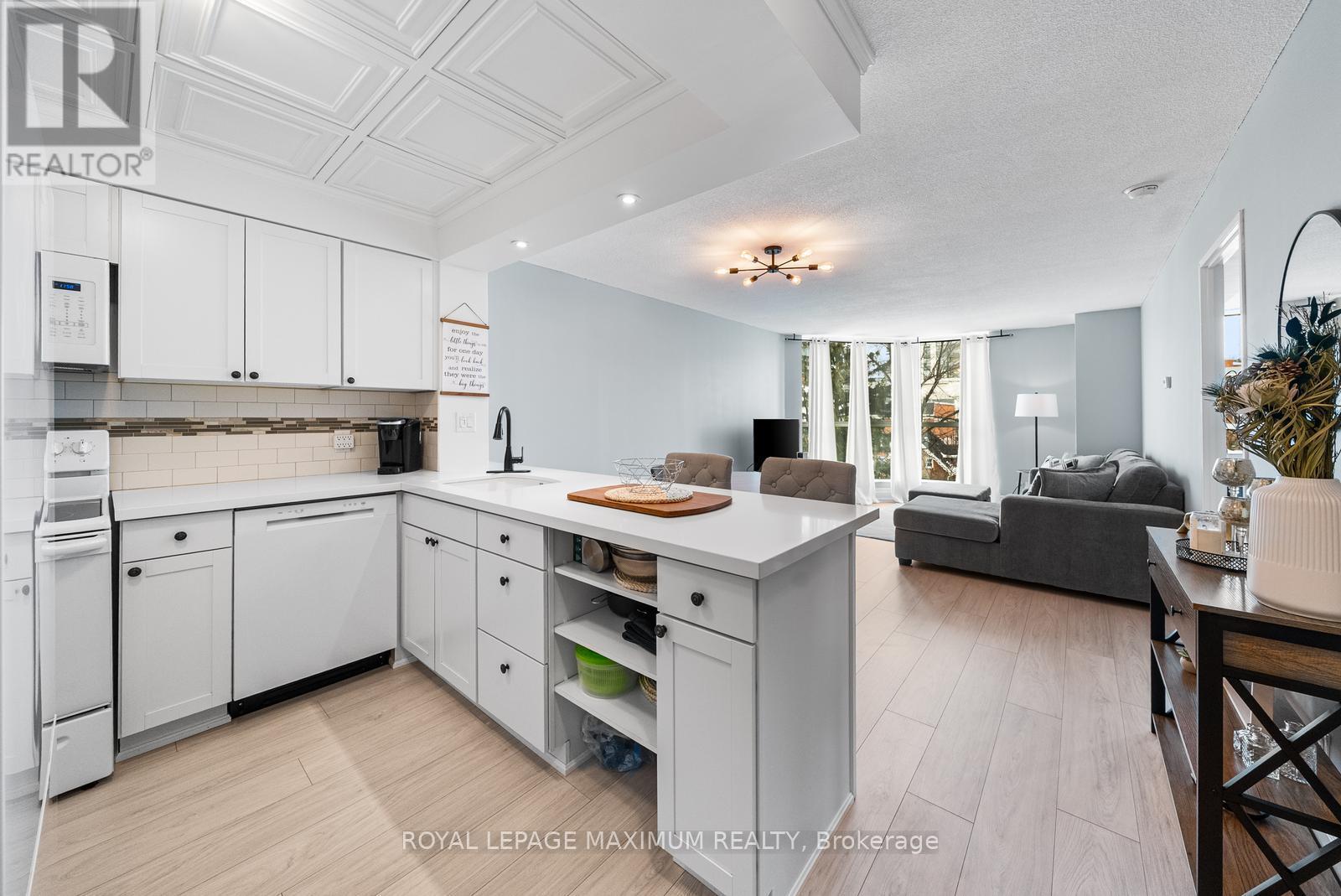 












601 - 150 DUNLOP STREET E

,
Barrie,




Ontario
L4M6H1

