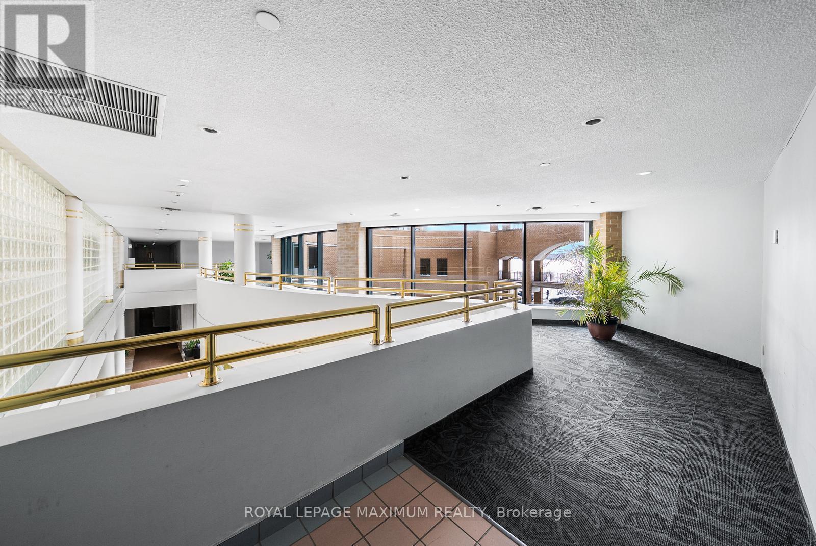 












601 - 150 DUNLOP STREET E

,
Barrie,




Ontario
L4M6H1

