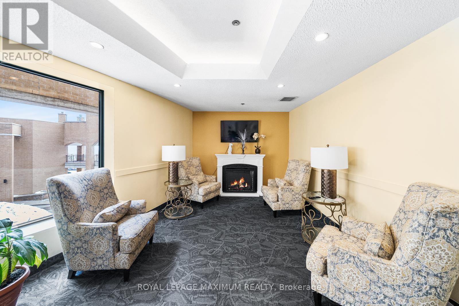 












601 - 150 DUNLOP STREET E

,
Barrie,




Ontario
L4M6H1

