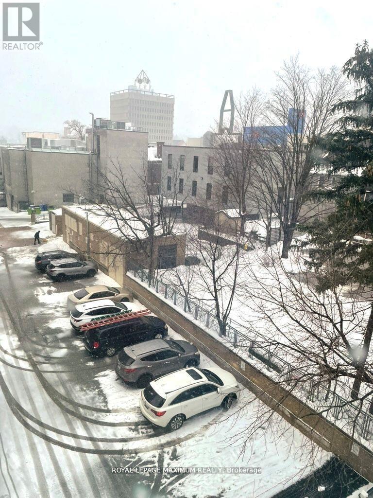 












601 - 150 DUNLOP STREET E

,
Barrie,




Ontario
L4M6H1

