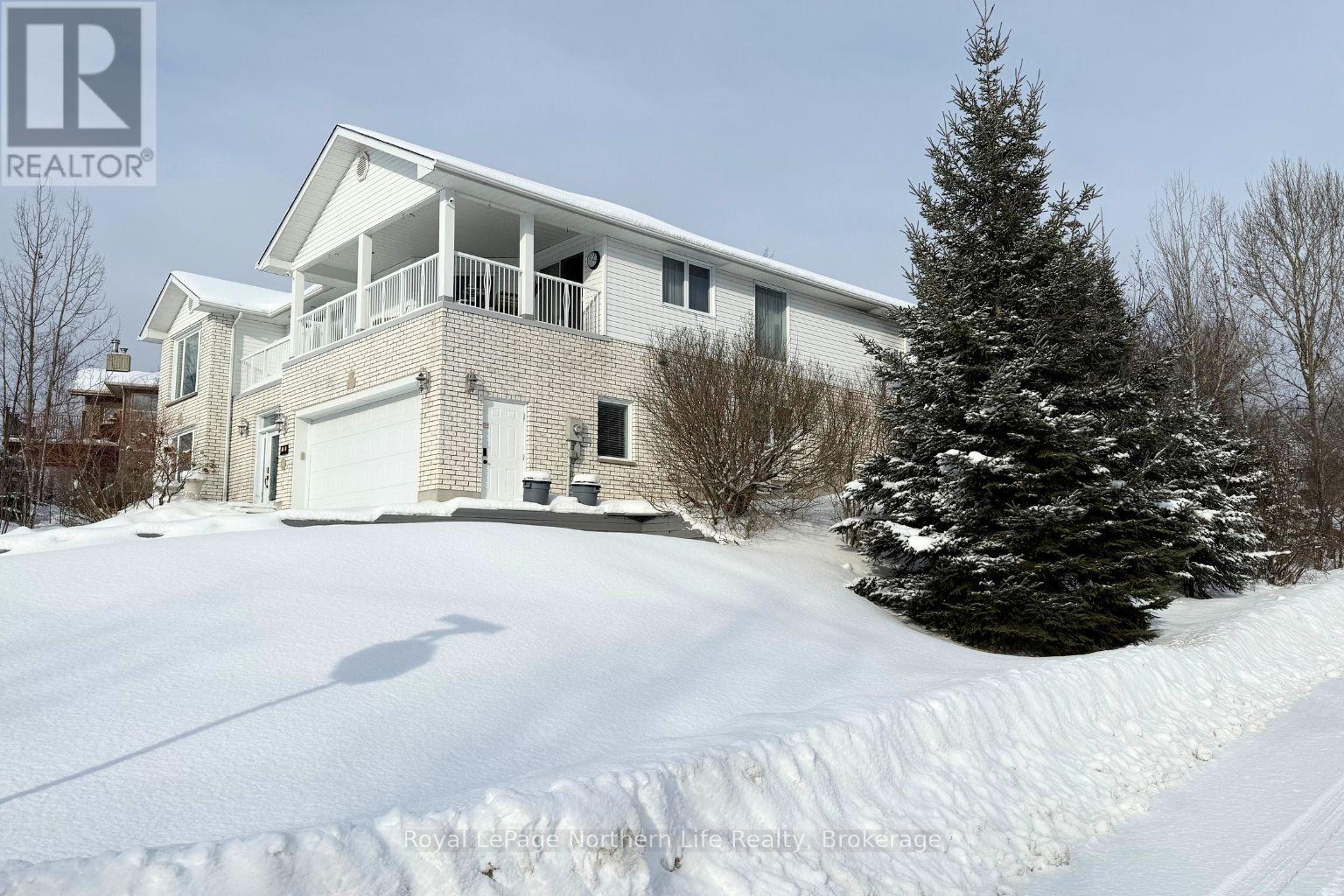 












18 KILLARE STREET

,
North Bay (Birchaven),




Ontario
P1A4J2

