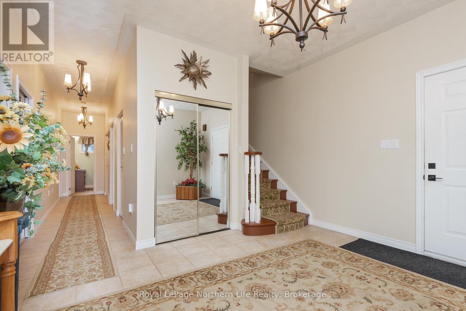 












18 KILLARE STREET

,
North Bay (Birchaven),




Ontario
P1A4J2

