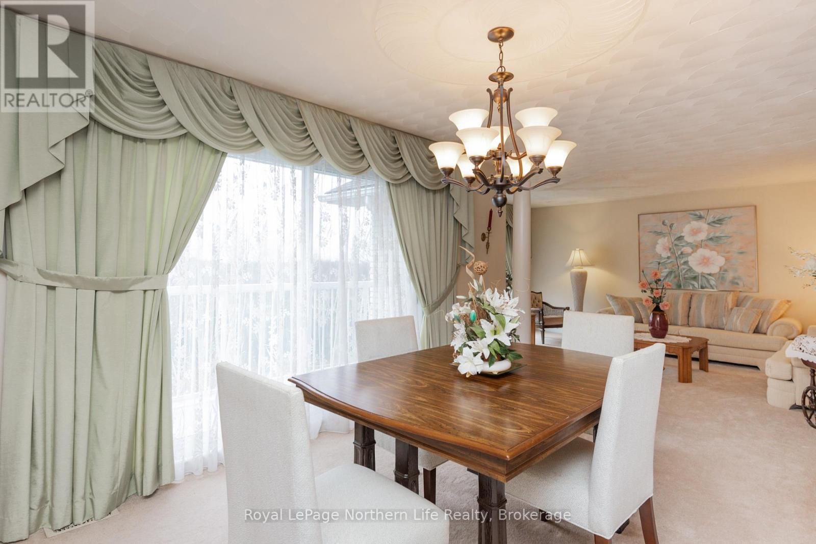 












18 KILLARE STREET

,
North Bay (Birchaven),




Ontario
P1A4J2

