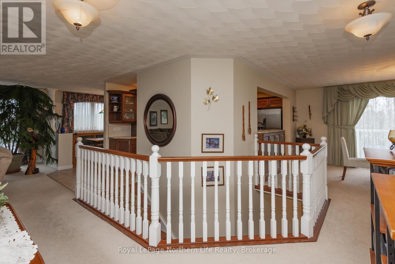 












18 KILLARE STREET

,
North Bay (Birchaven),




Ontario
P1A4J2

