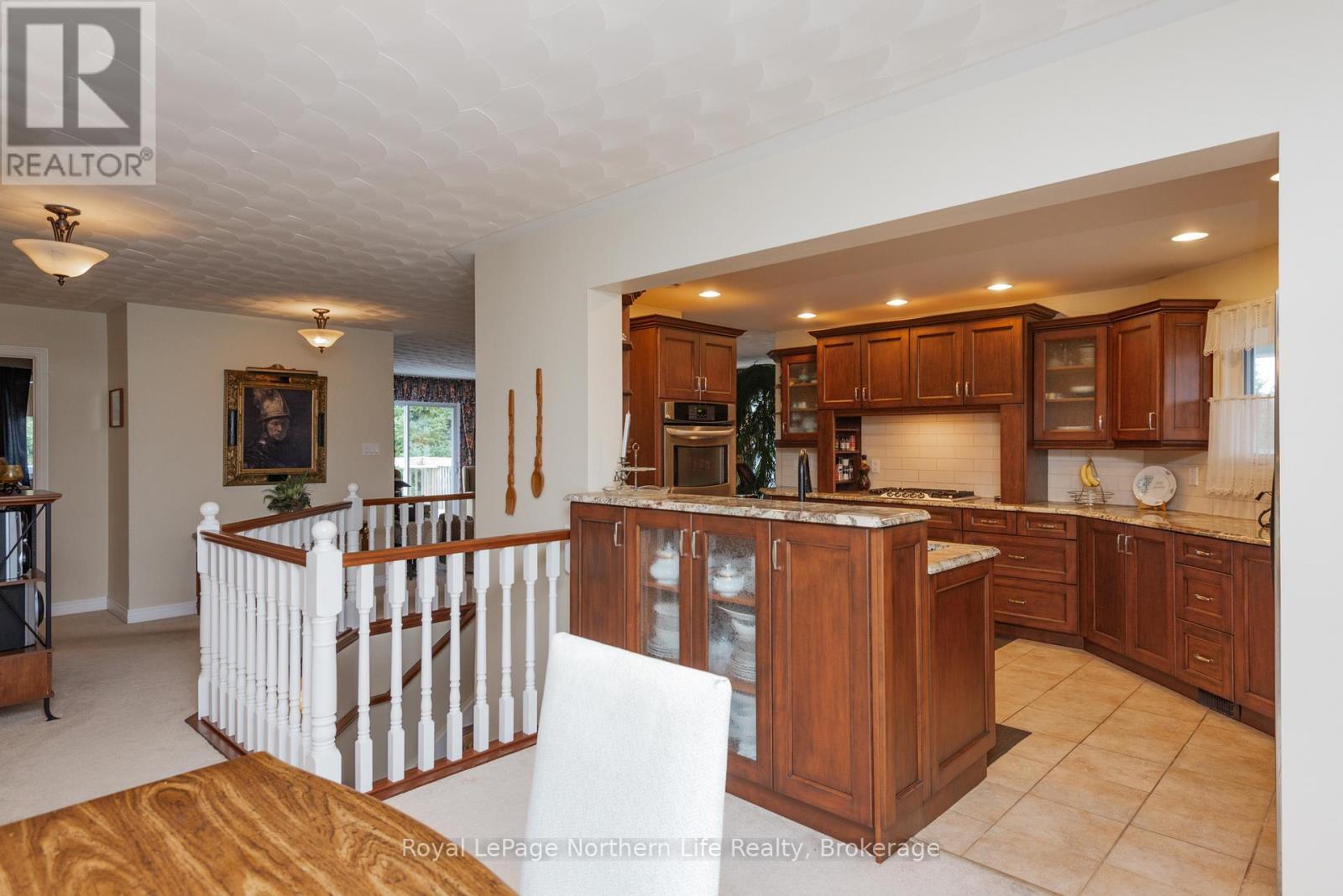 












18 KILLARE STREET

,
North Bay (Birchaven),




Ontario
P1A4J2

