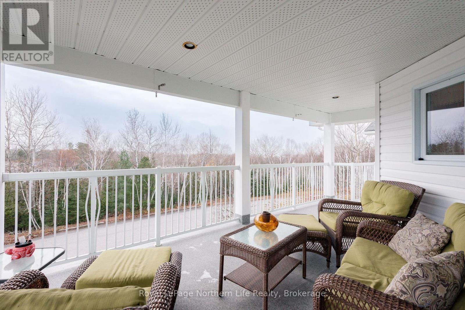 












18 KILLARE STREET

,
North Bay (Birchaven),




Ontario
P1A4J2

