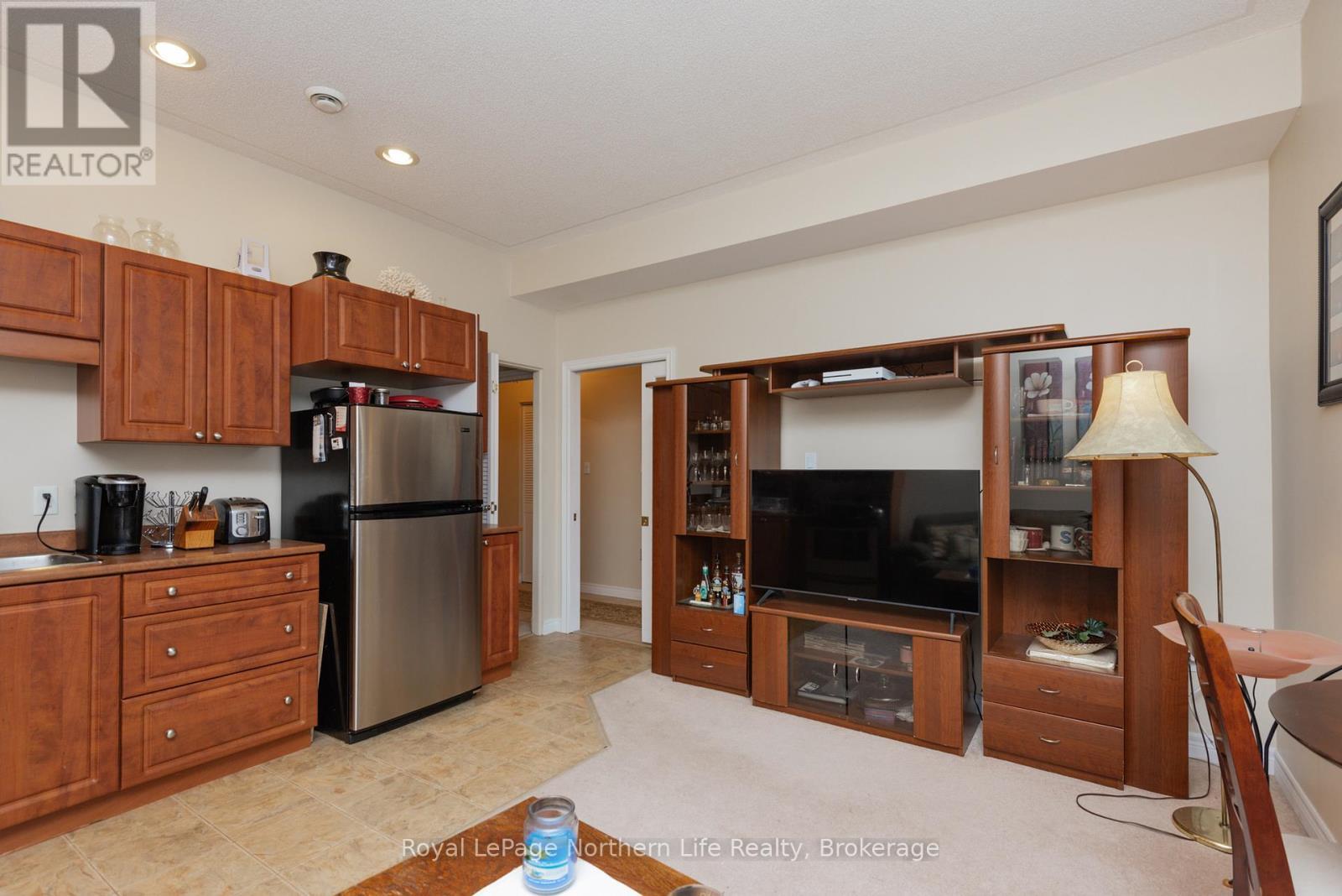 












18 KILLARE STREET

,
North Bay (Birchaven),




Ontario
P1A4J2

