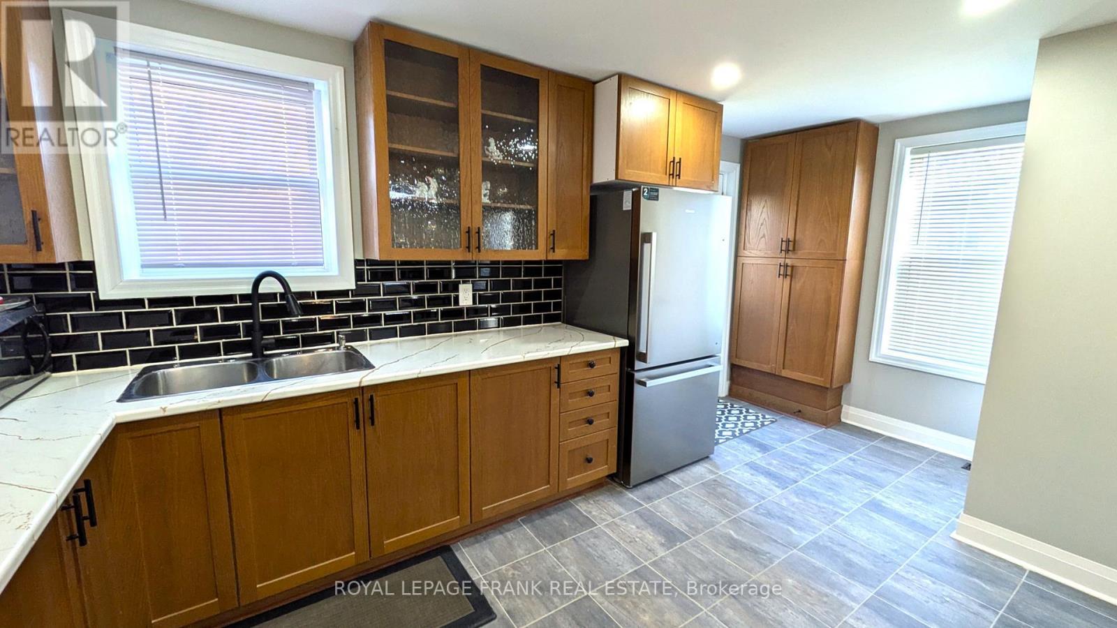 












23 N HASTINGS AVENUE

,
Marmora and Lake (Marmora Ward),




Ontario
K0K2M0

